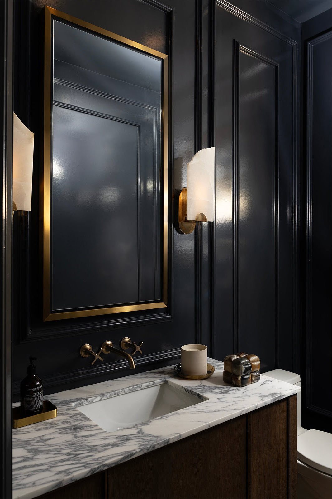 Olphaiel Wall Lamp