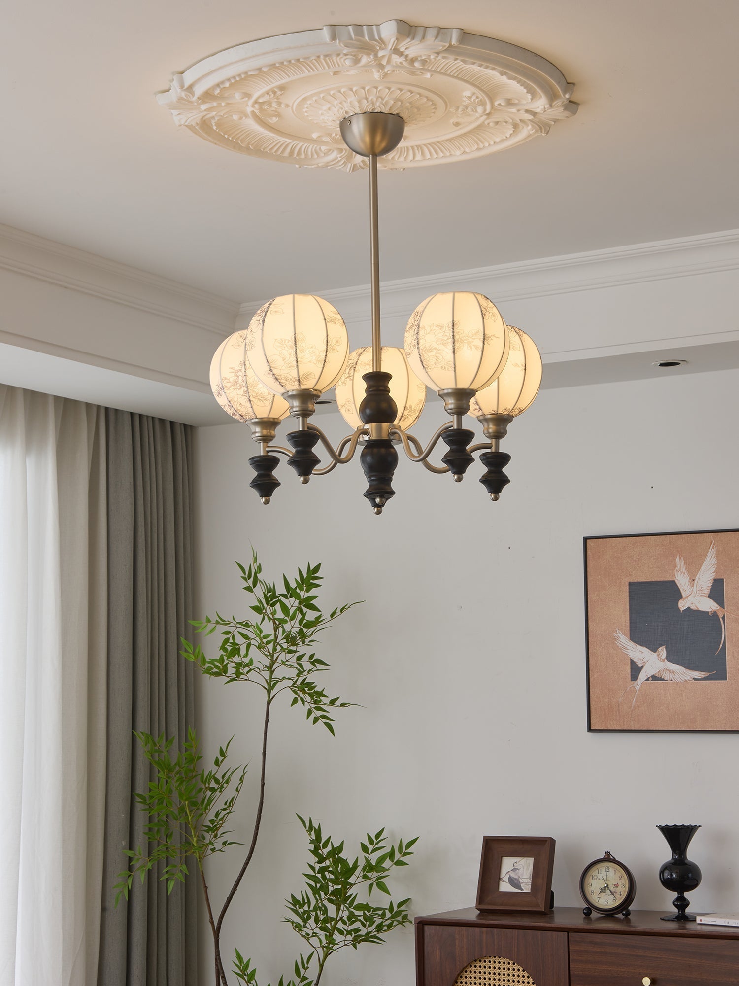 Osilan Traditional Elegance Vintage Wood Chandelier