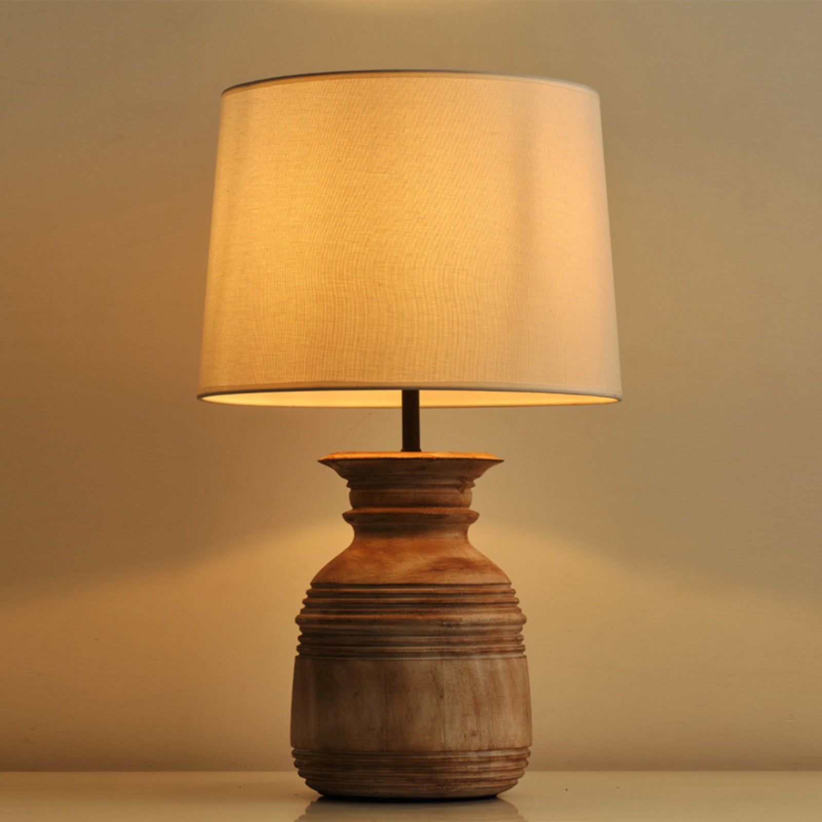 Isyaria Table Lamp