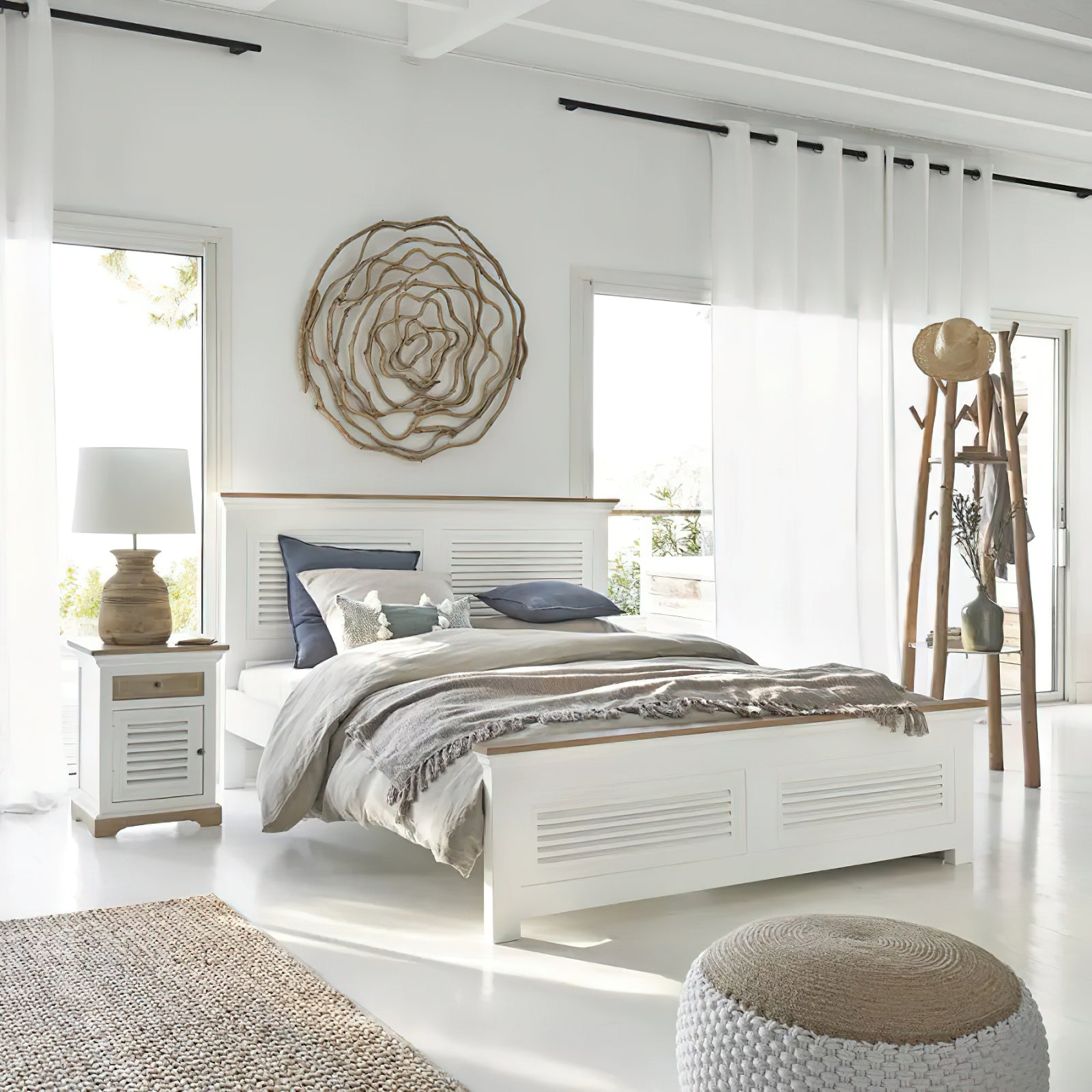 Isyaria Table Lamp