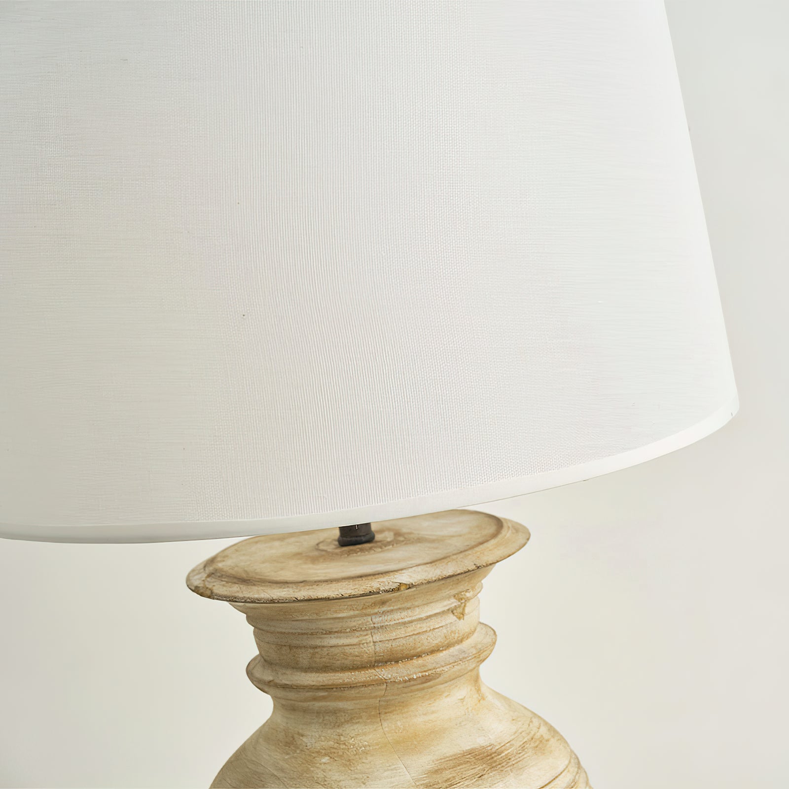 Isyaria Table Lamp