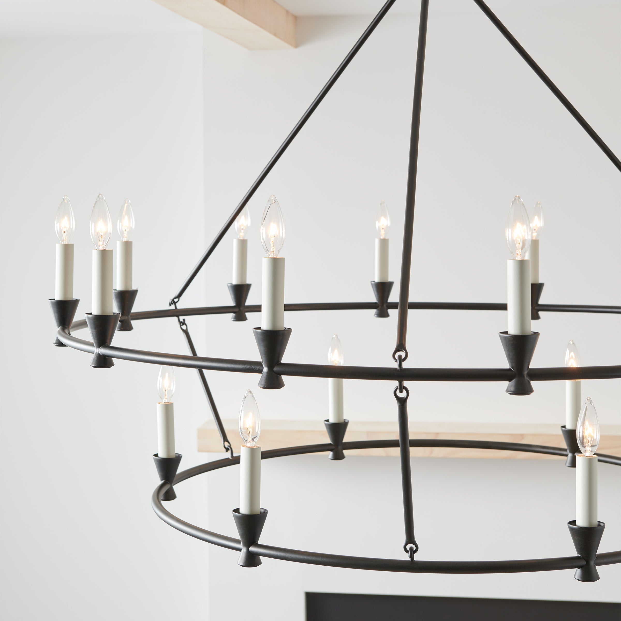 Ovyneth Chandelier