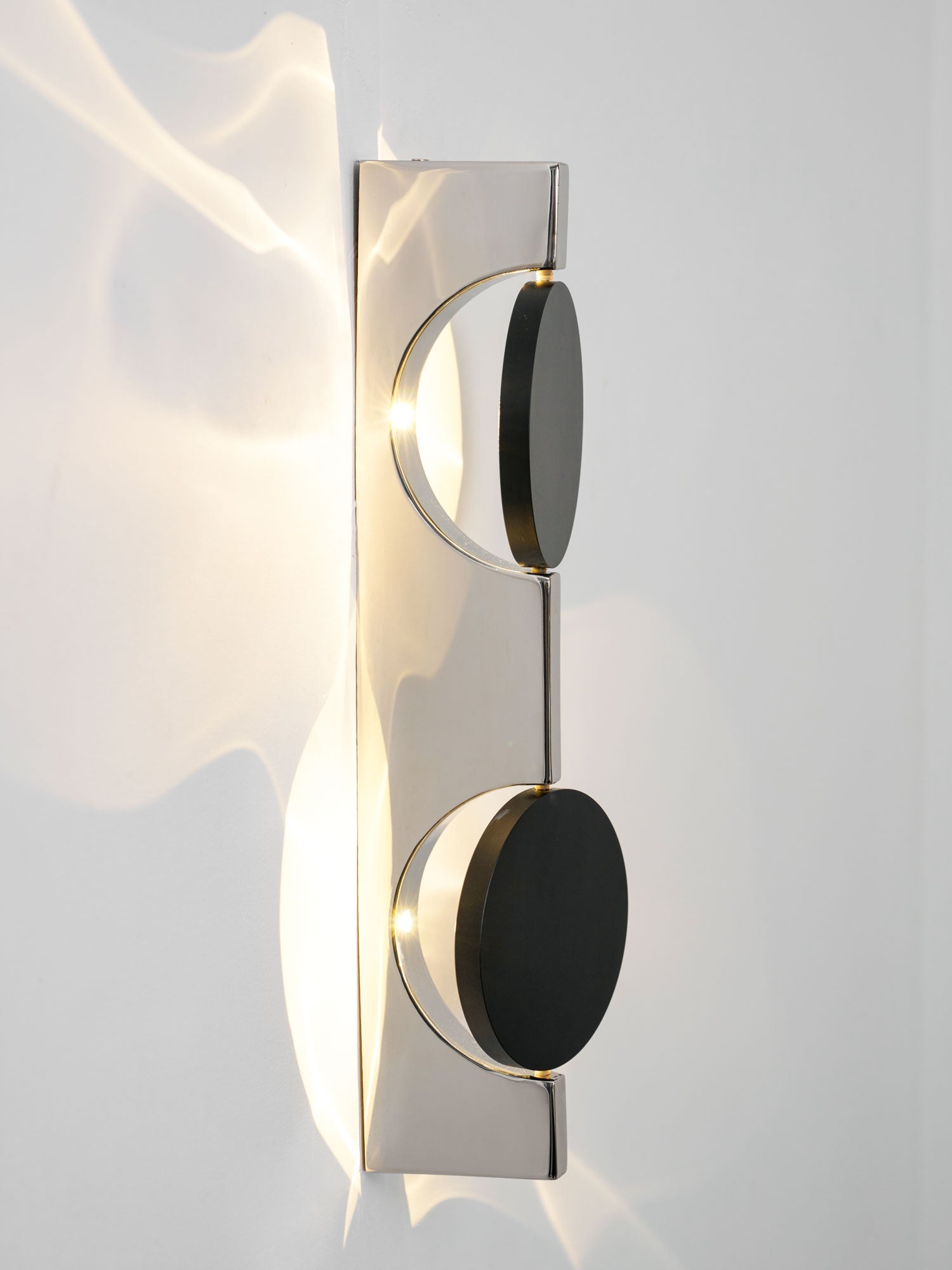 Delaview Kinetic Shadow Indoor Wall Light