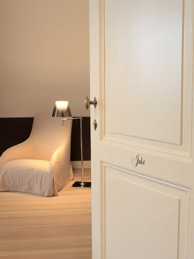 Aquris Minimalist Floor Lamp