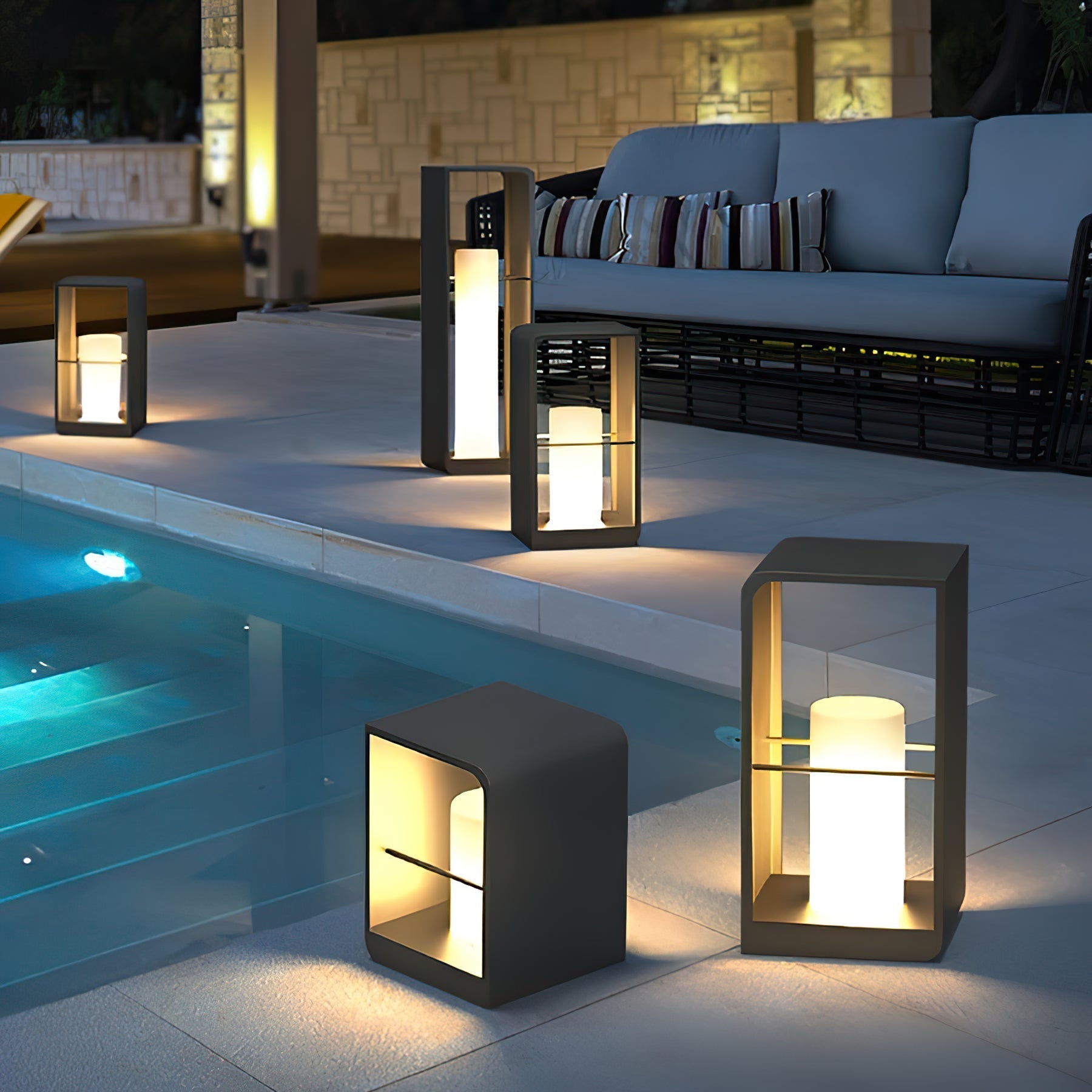 Reninian Minimalist Outdoor Light