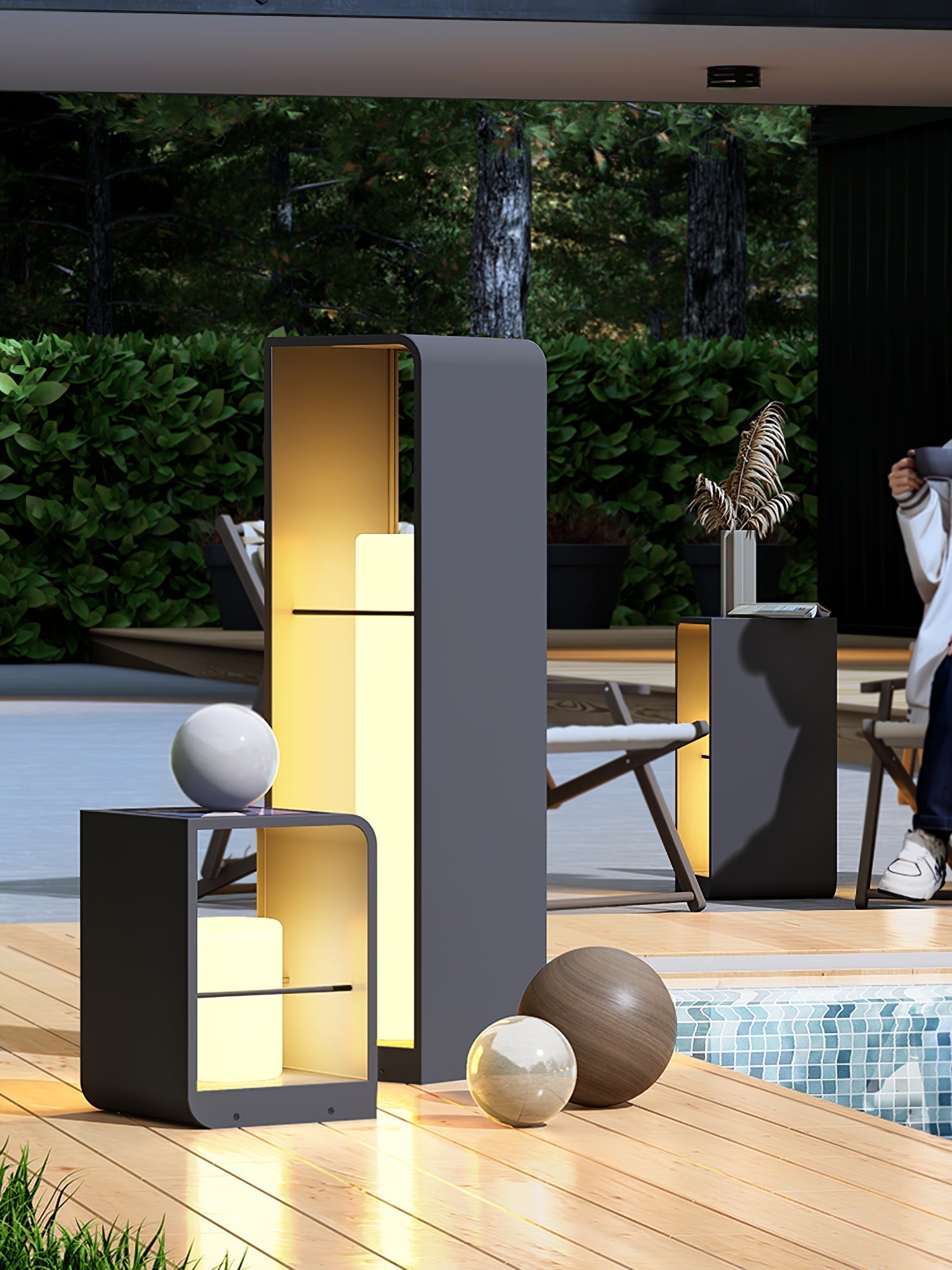 Reninian Minimalist Outdoor Light