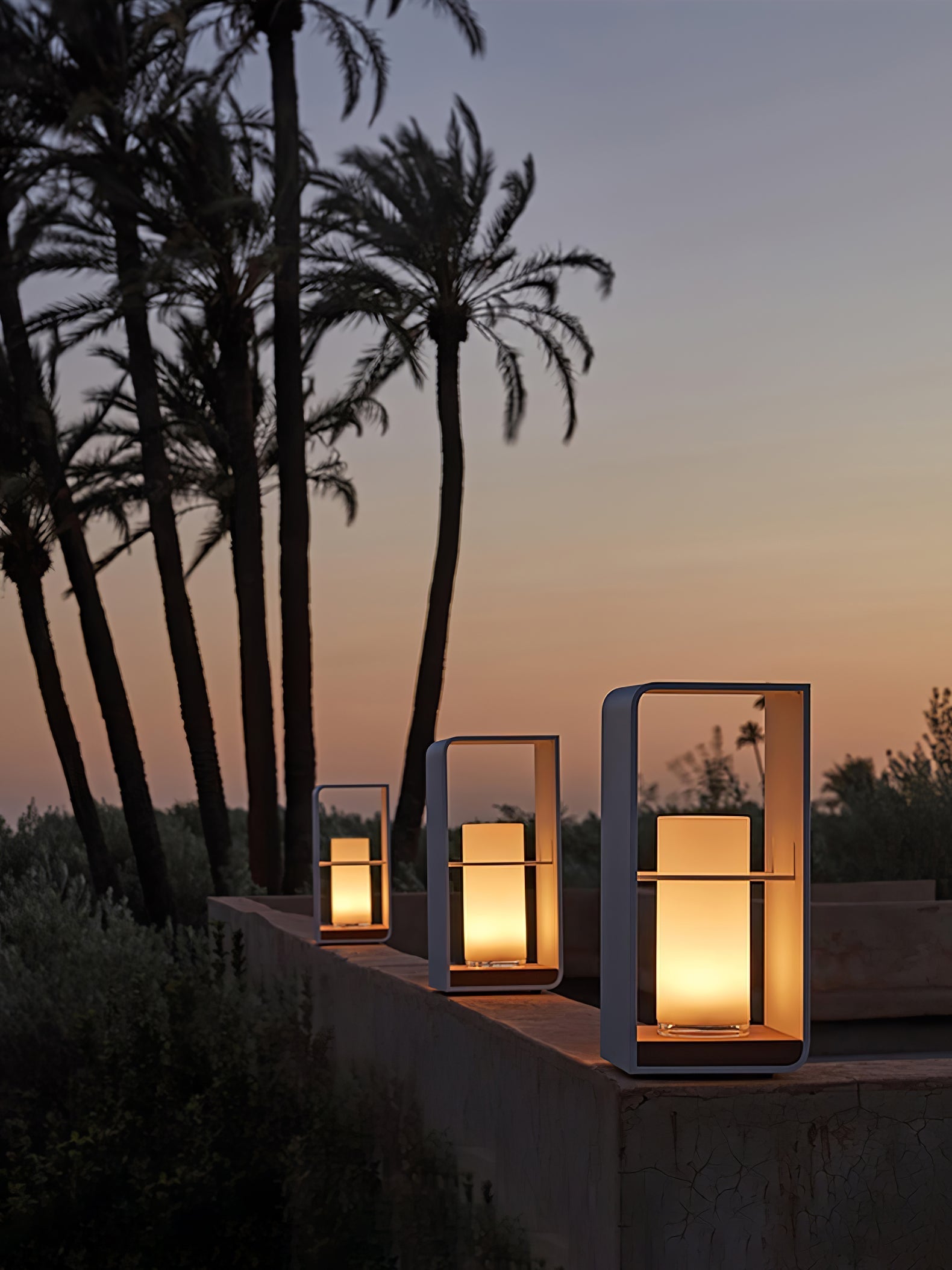 Reninian Minimalist Outdoor Light