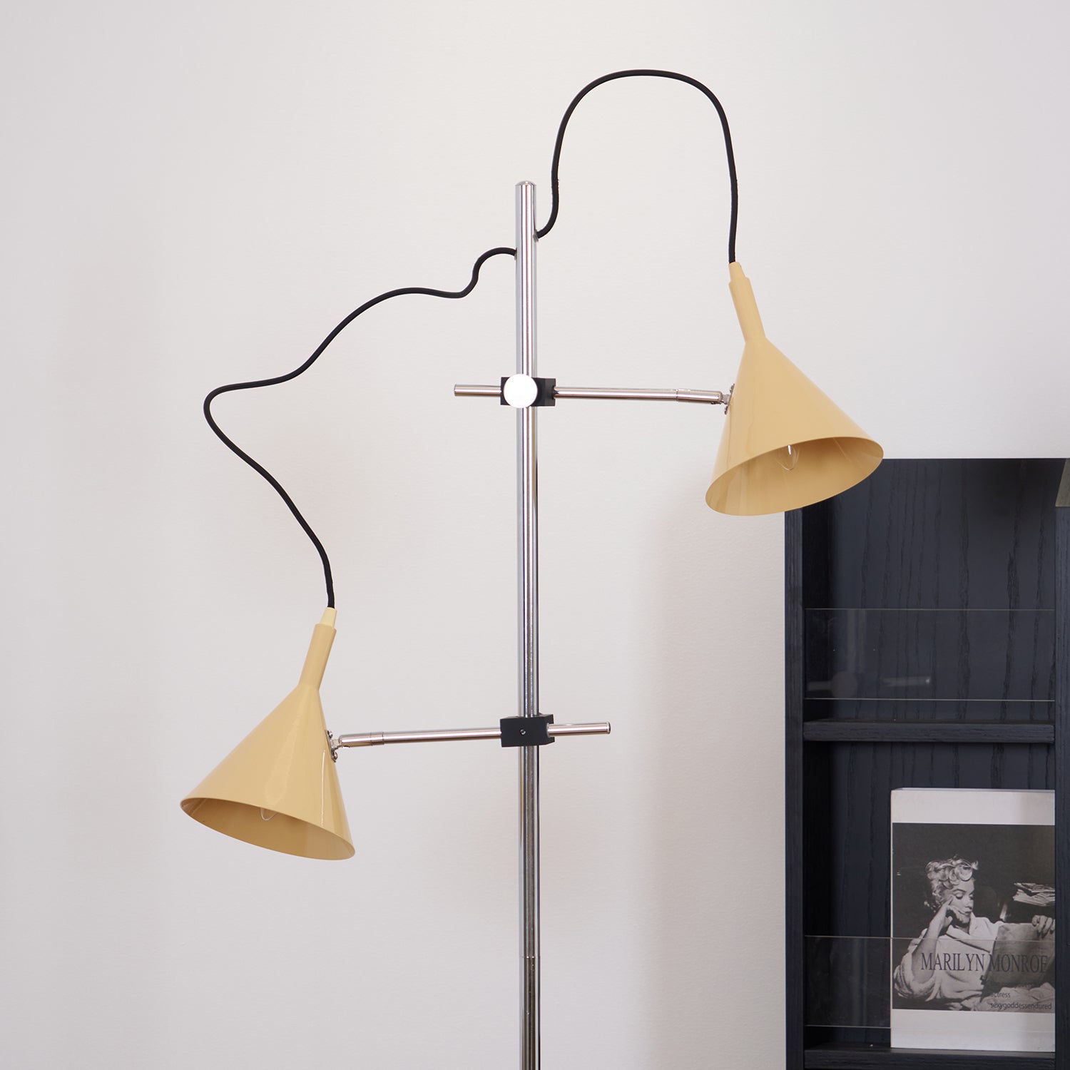 Elys Modern Floor Lamp
