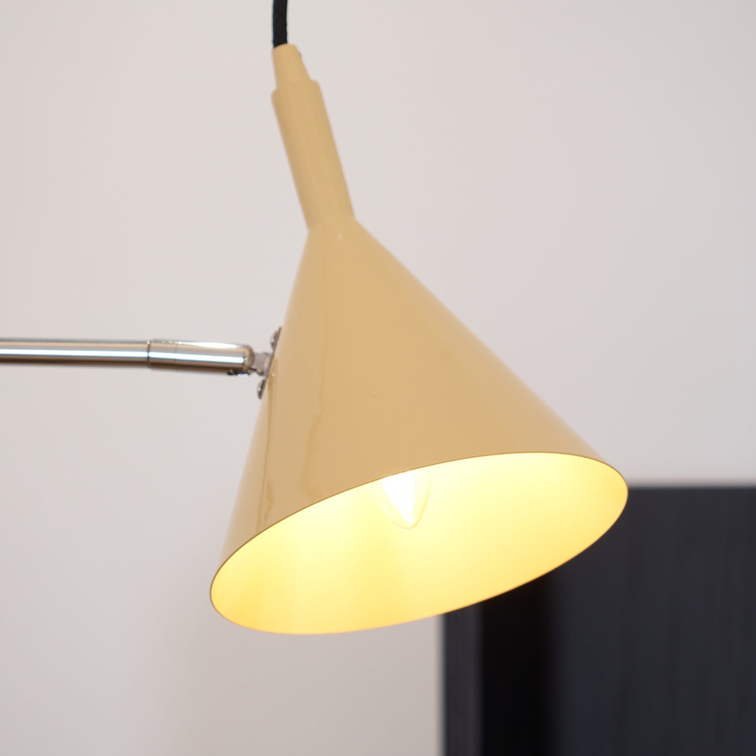 Elys Modern Floor Lamp