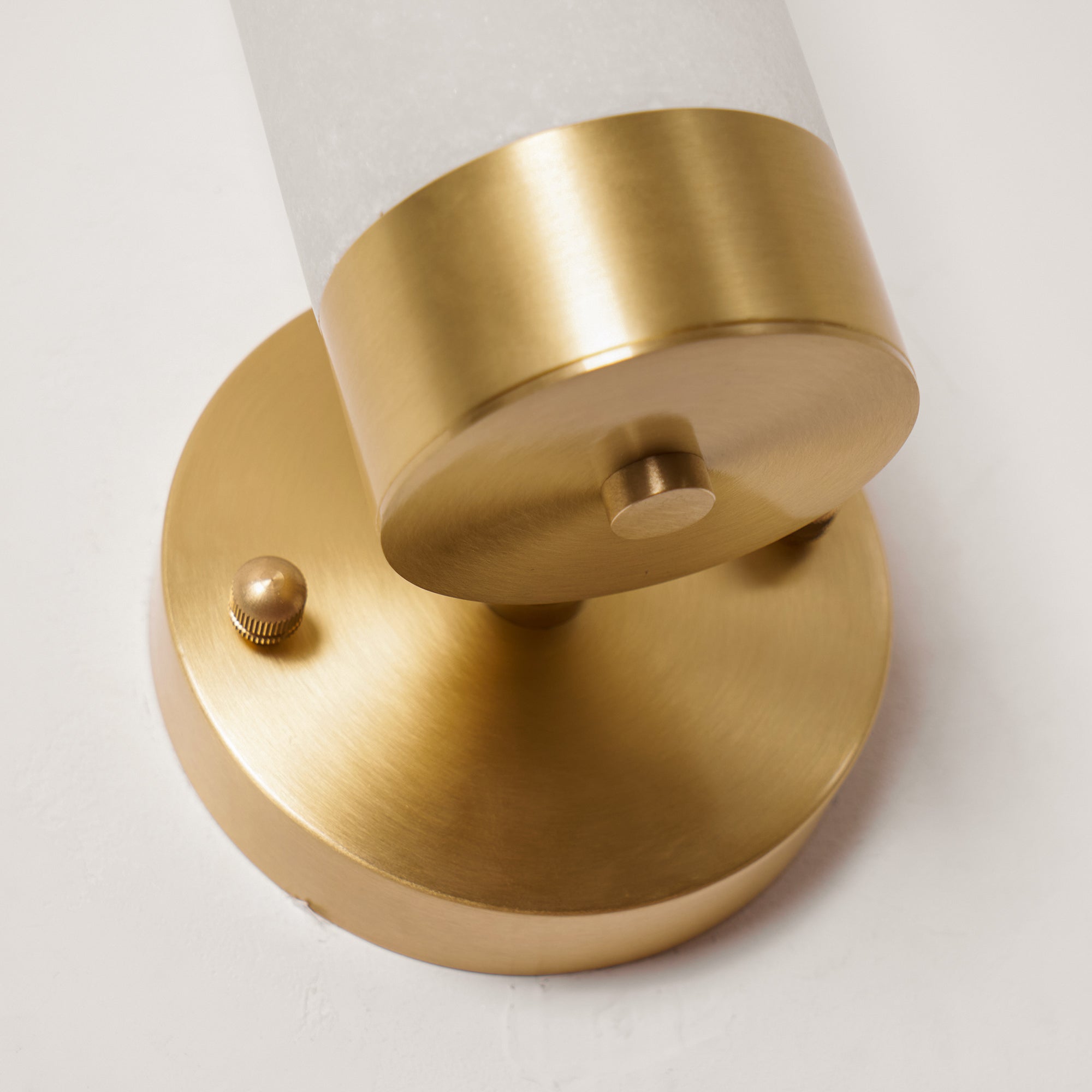 Olvynis Wall Lamp