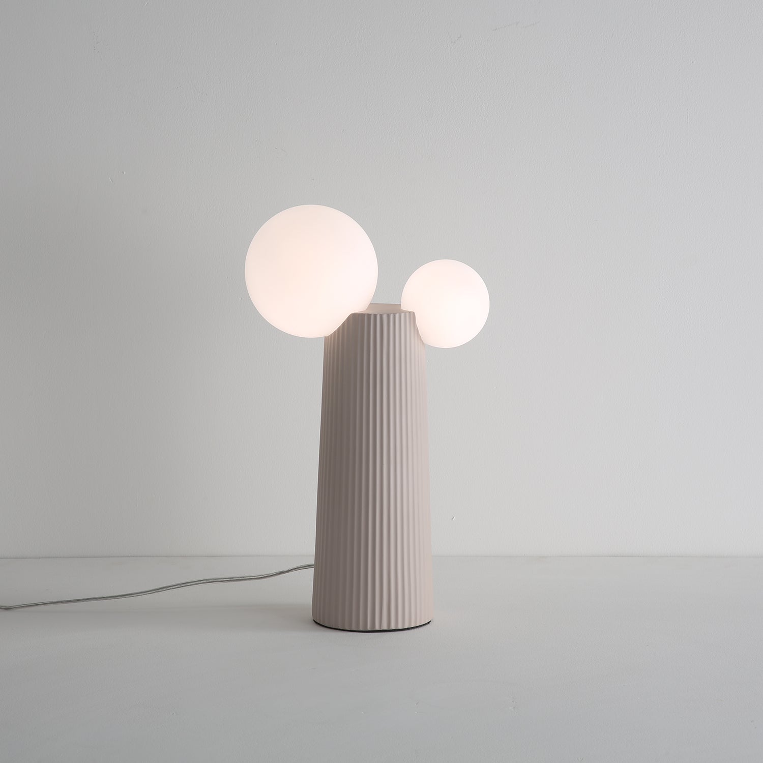 Miruine Land Table Lamp