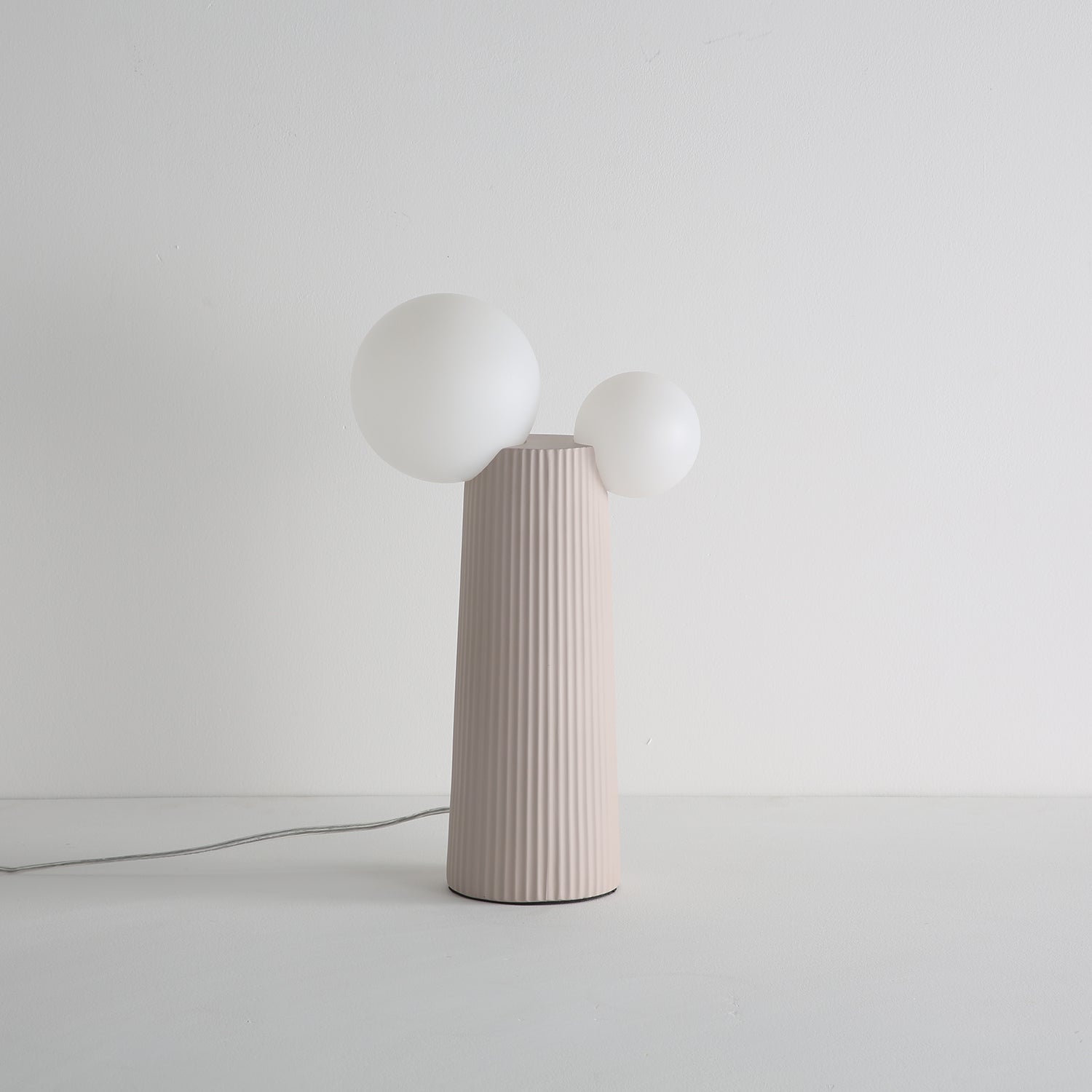 Miruine Land Table Lamp