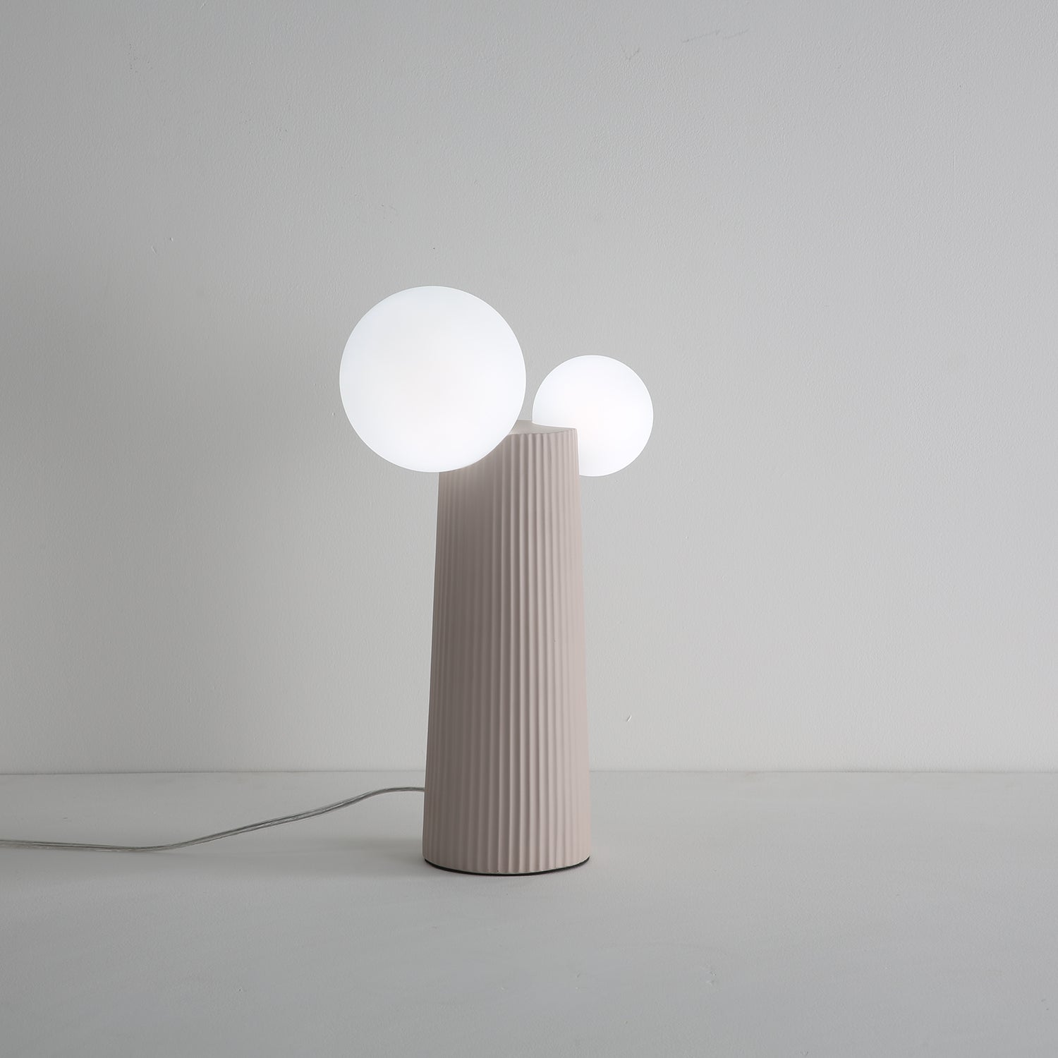 Miruine Land Table Lamp