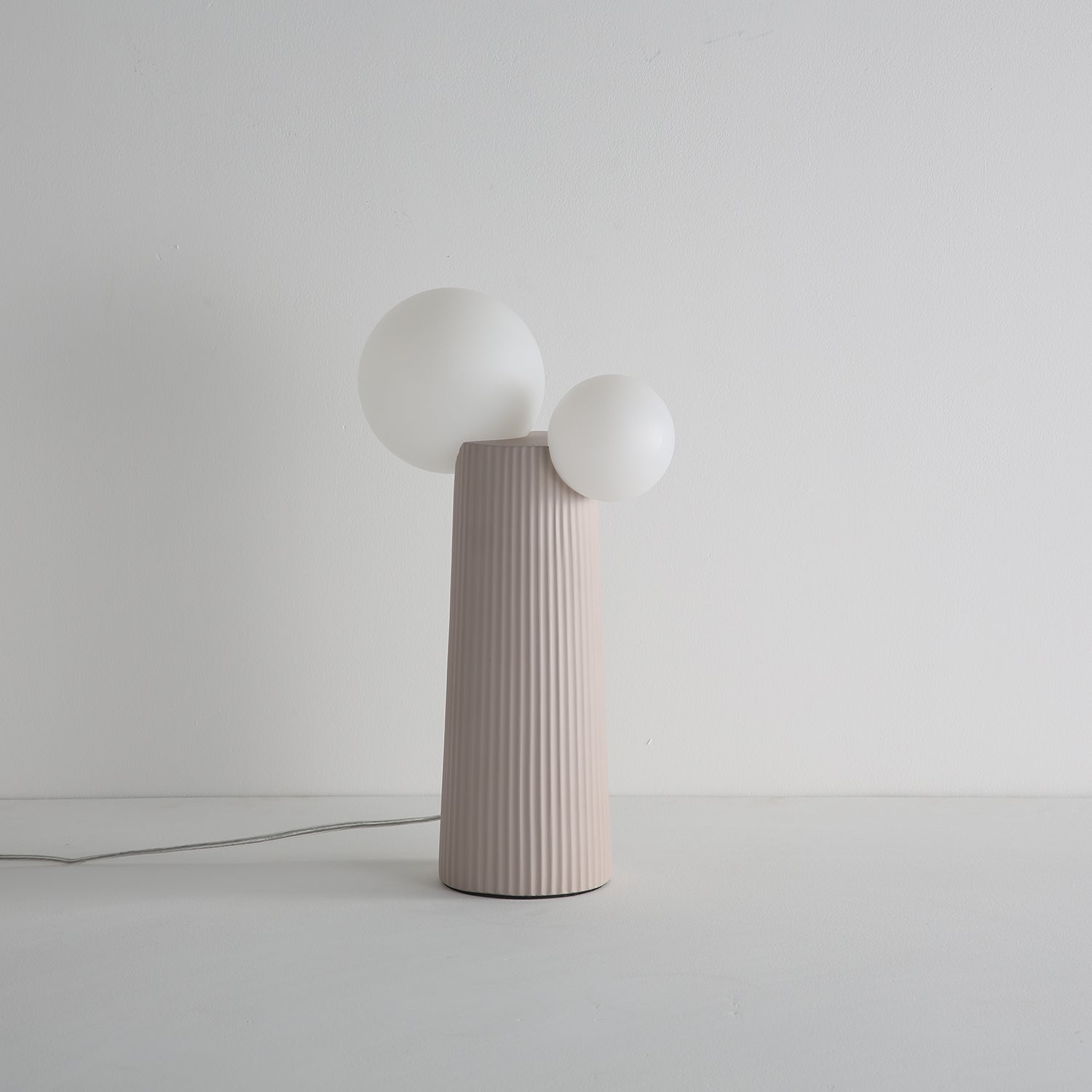 Miruine Land Table Lamp