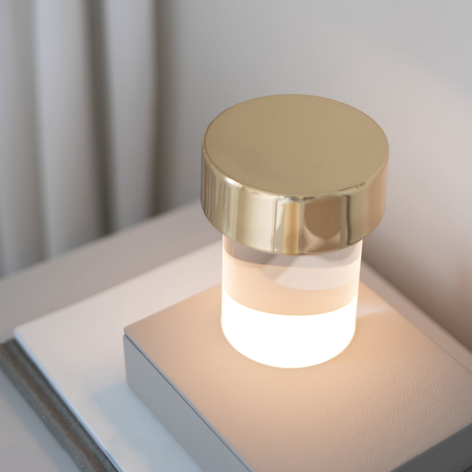 Pryden Minimalist Table Lamp