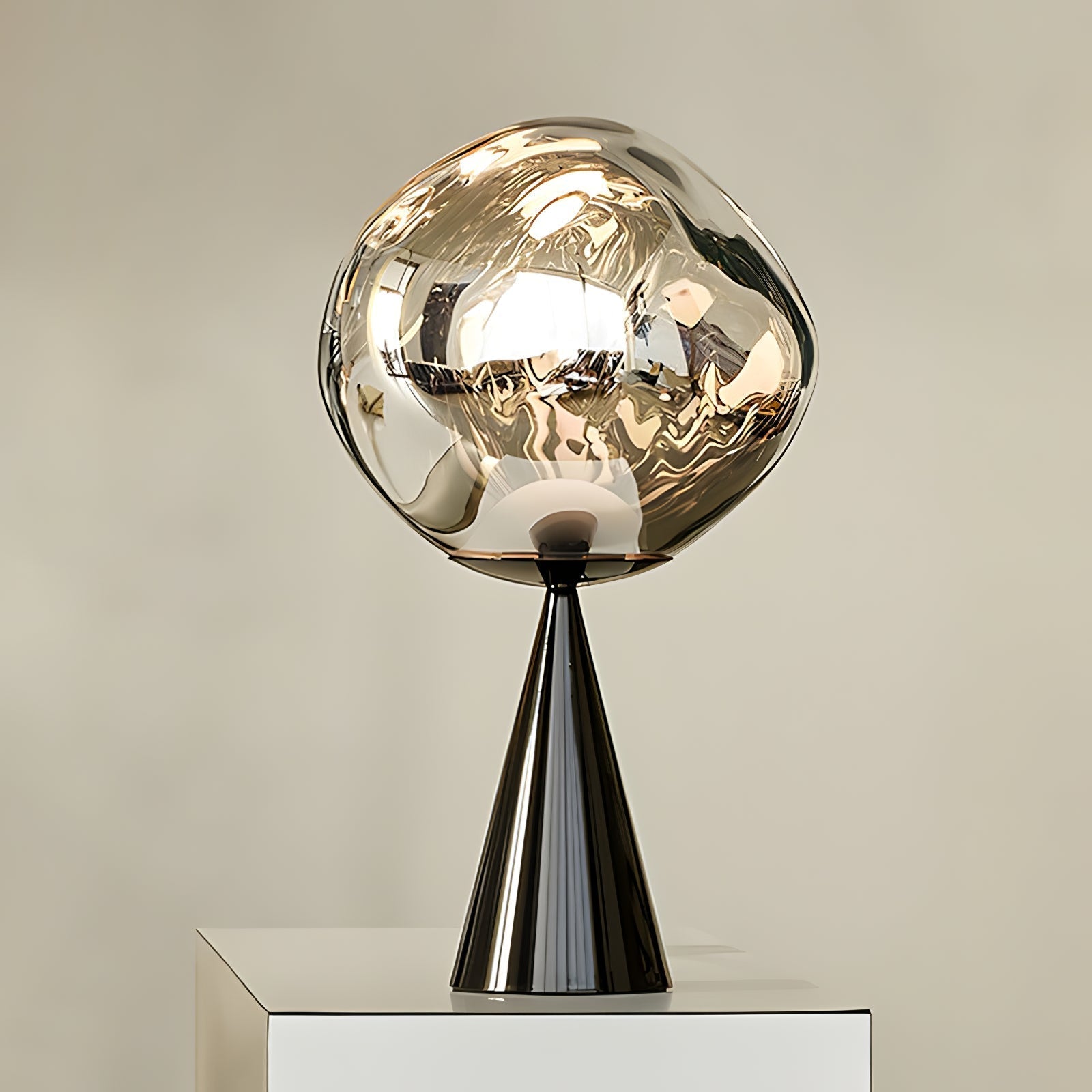 Dimza Modern Table Lamp