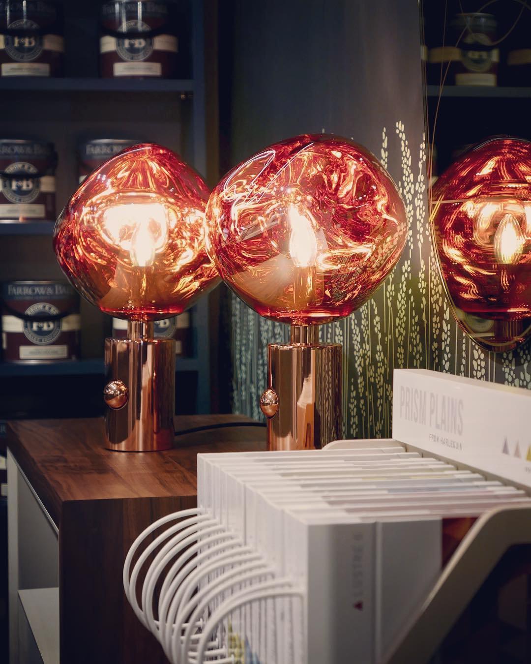 Velan Artistic Table Lamp