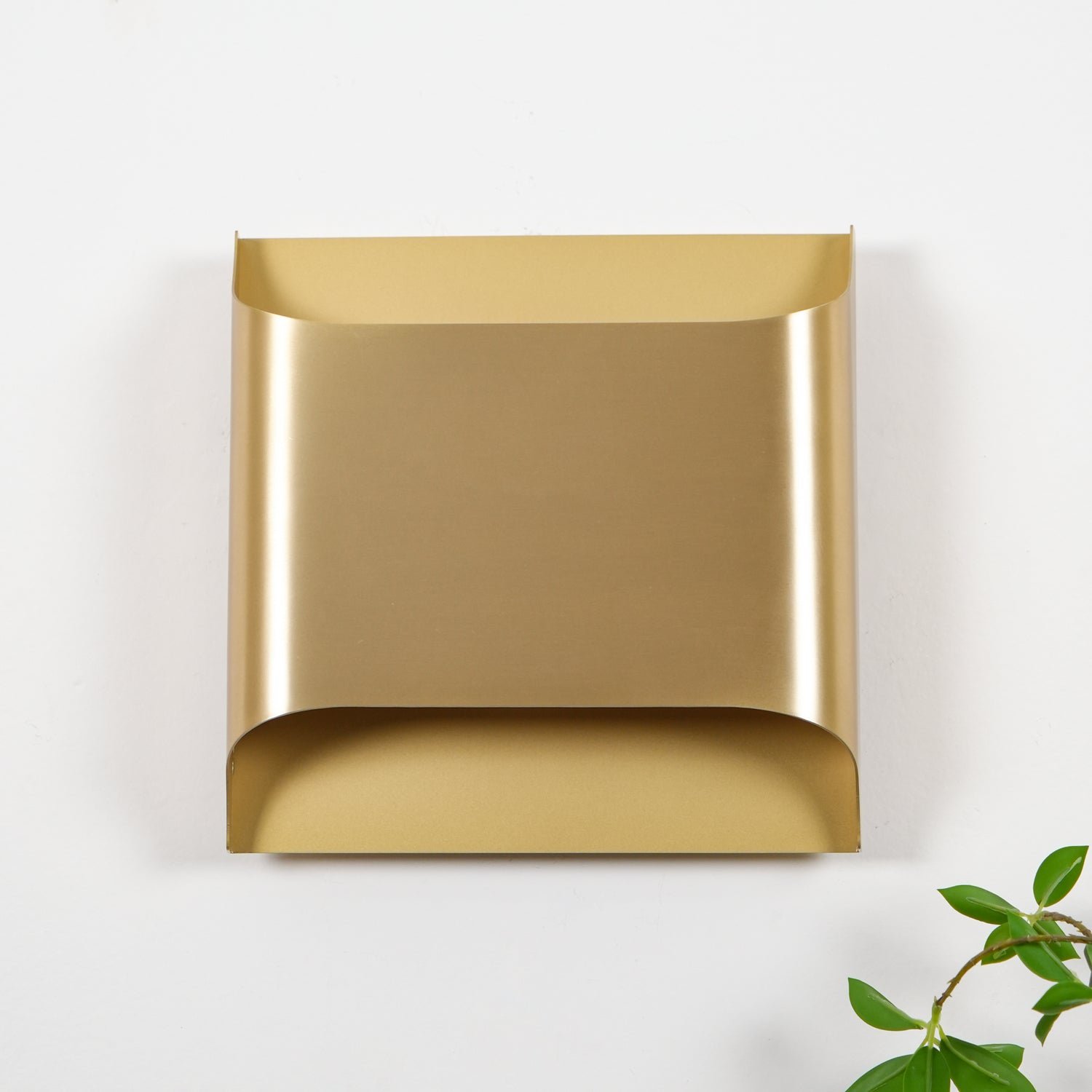 Hardy Nordic Art Brass Wall Lamp