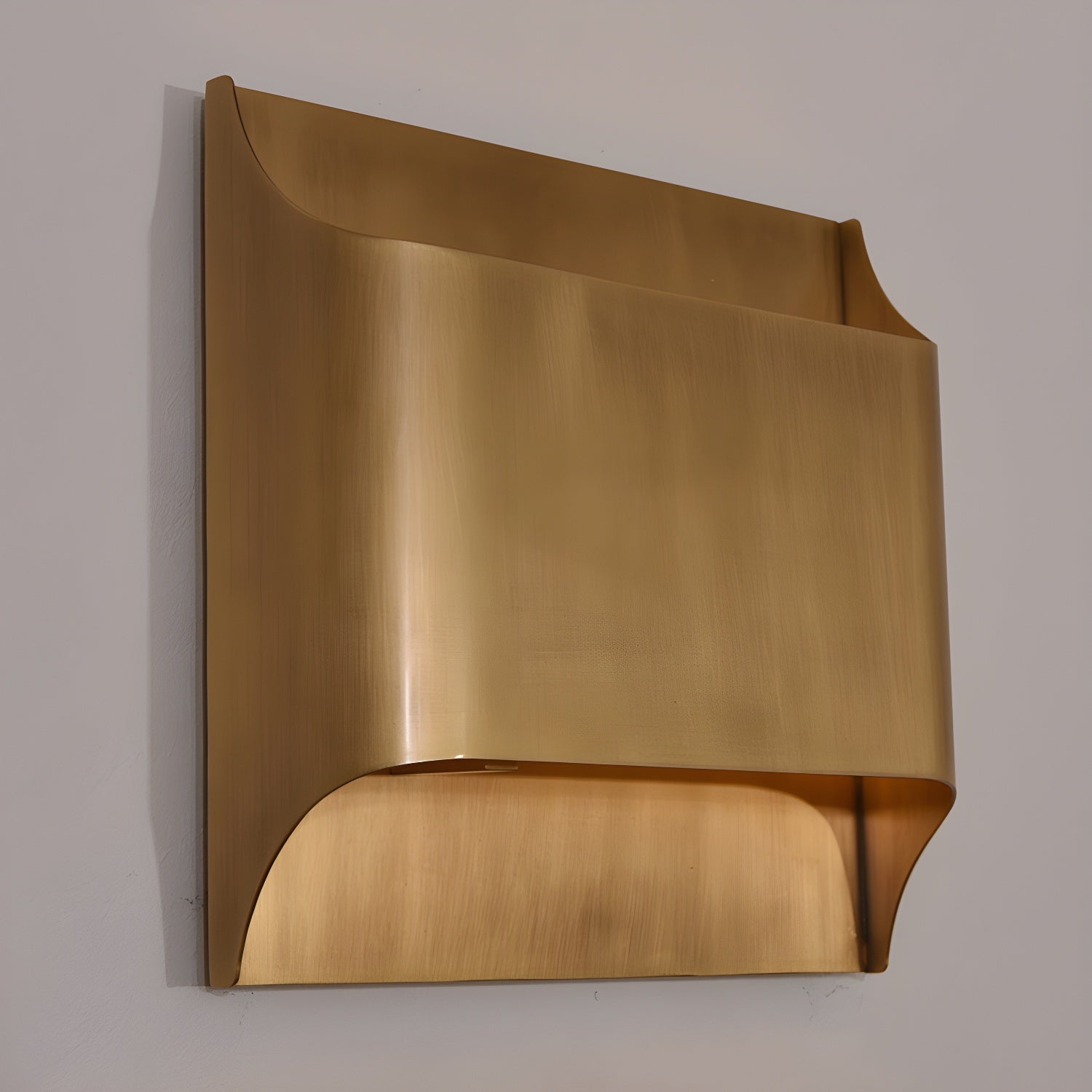 Hardy Nordic Art Brass Wall Lamp