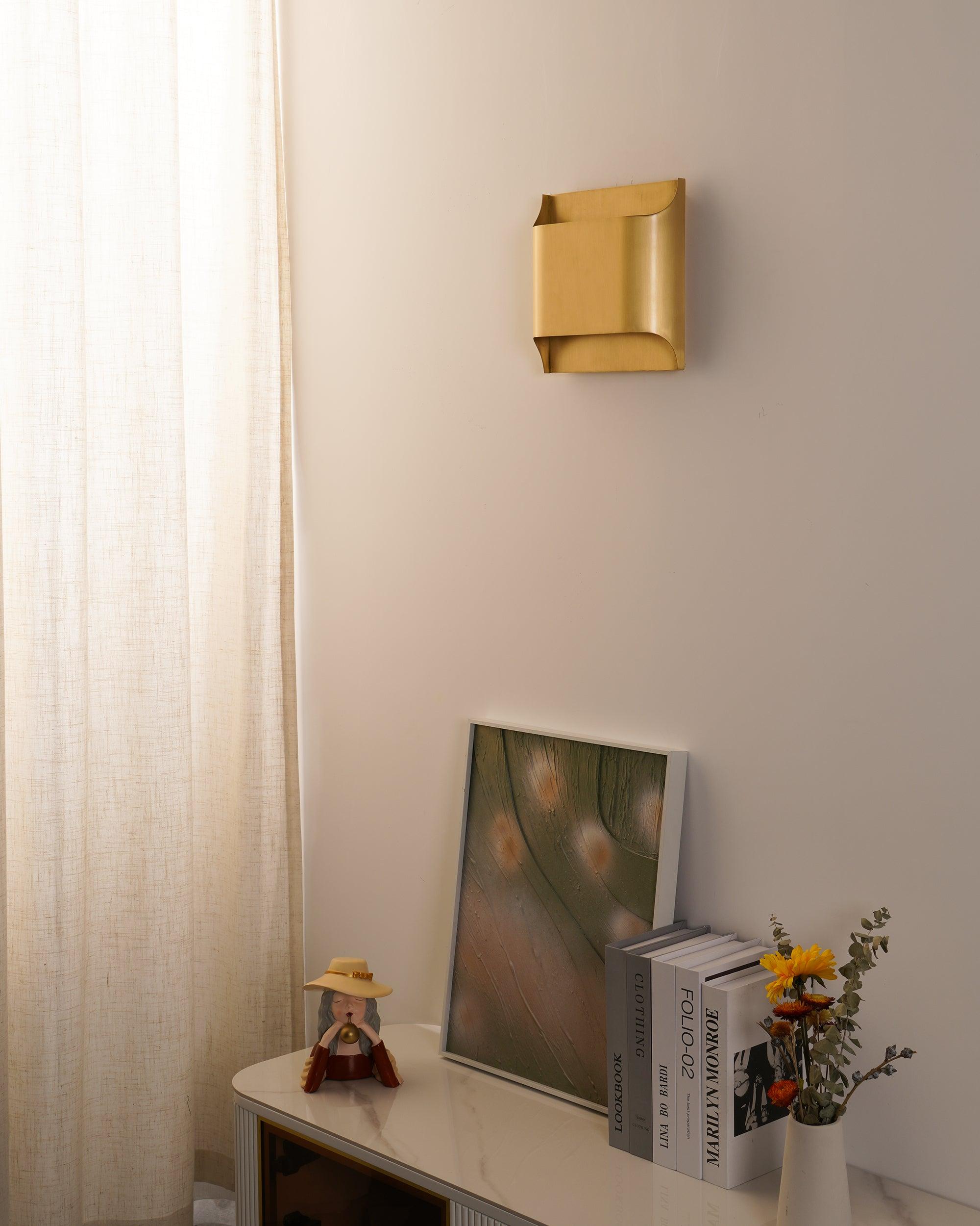Hardy Nordic Art Brass Wall Lamp
