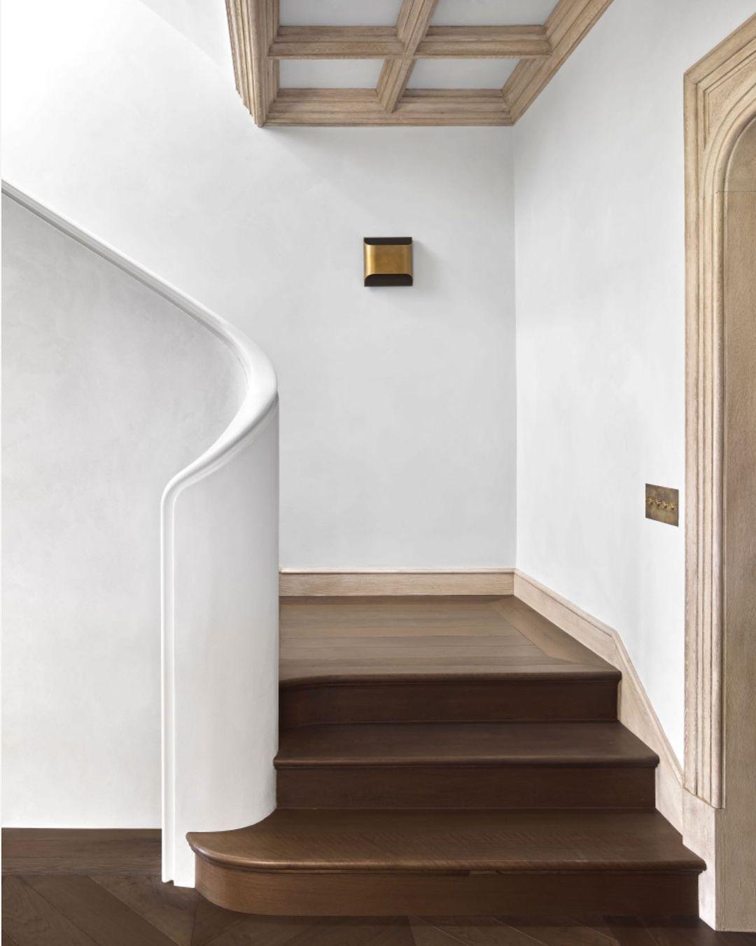 Hardy Nordic Art Brass Wall Lamp