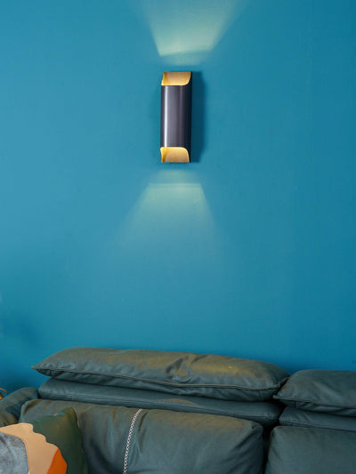 Hardy Nordic Art Brass Wall Lamp