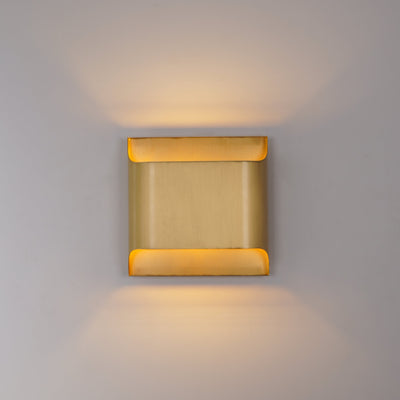 Hardy Nordic Art Brass Wall Lamp