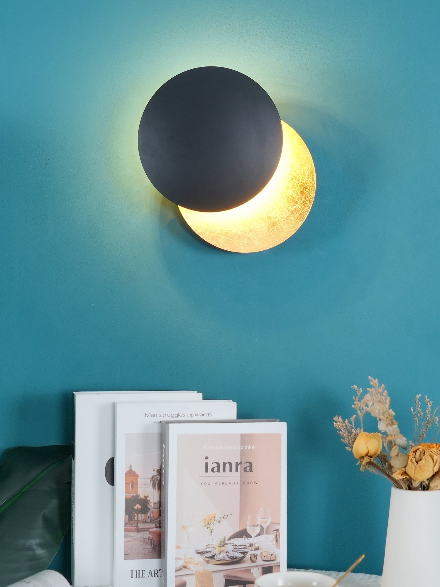 Fioris Modern Minimalist Art Wall Lamp