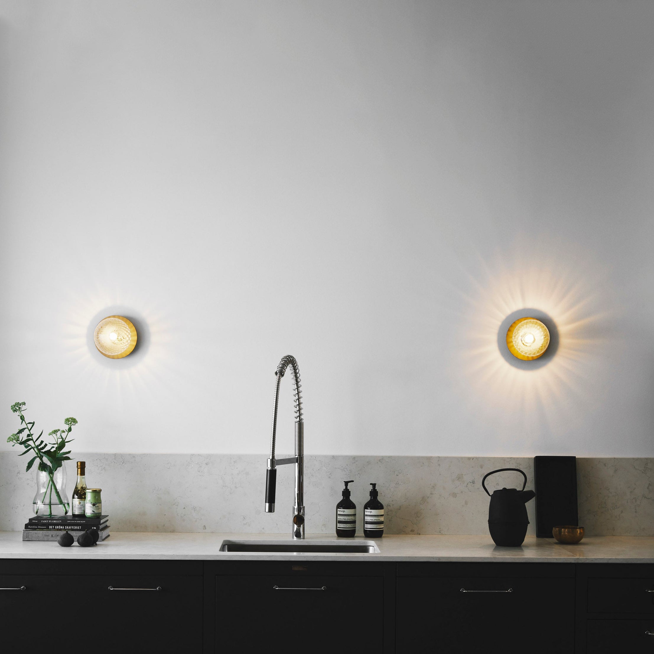 Nifte Wall Lamp Disc Globe Minimalist