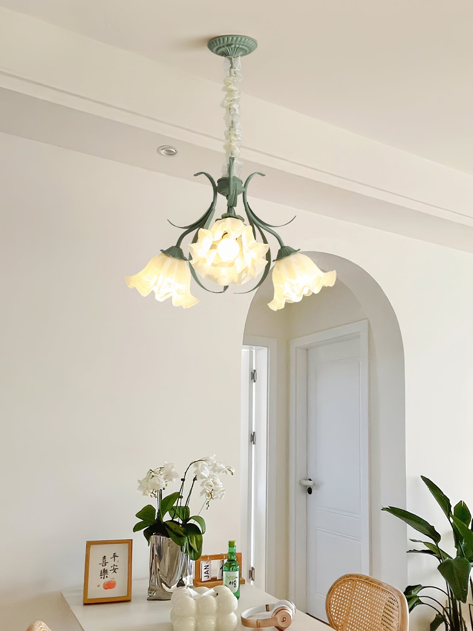 Evren Chandelier Flower with Petals and Leaves