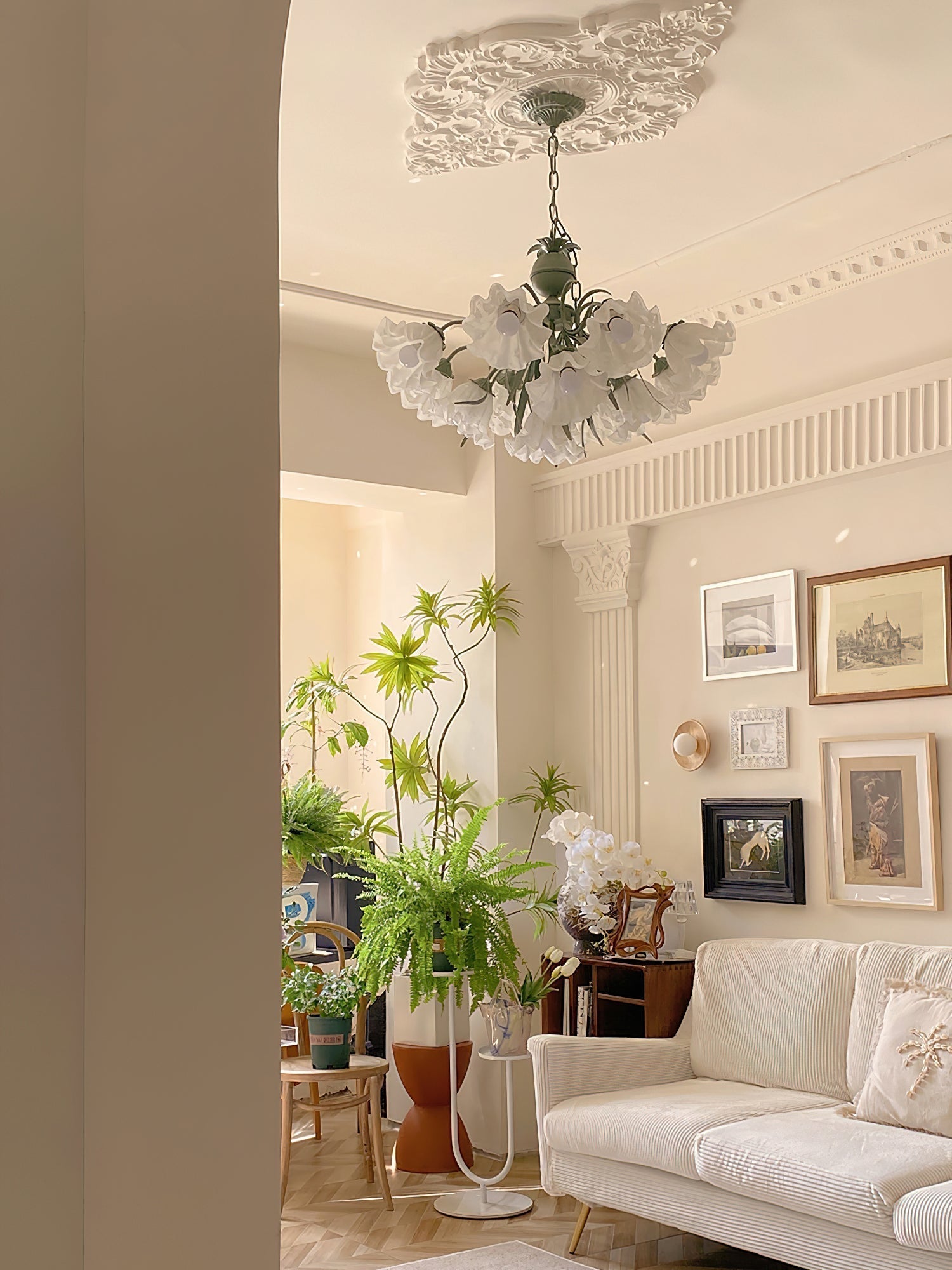 Evren Chandelier Flower with Petals and Leaves