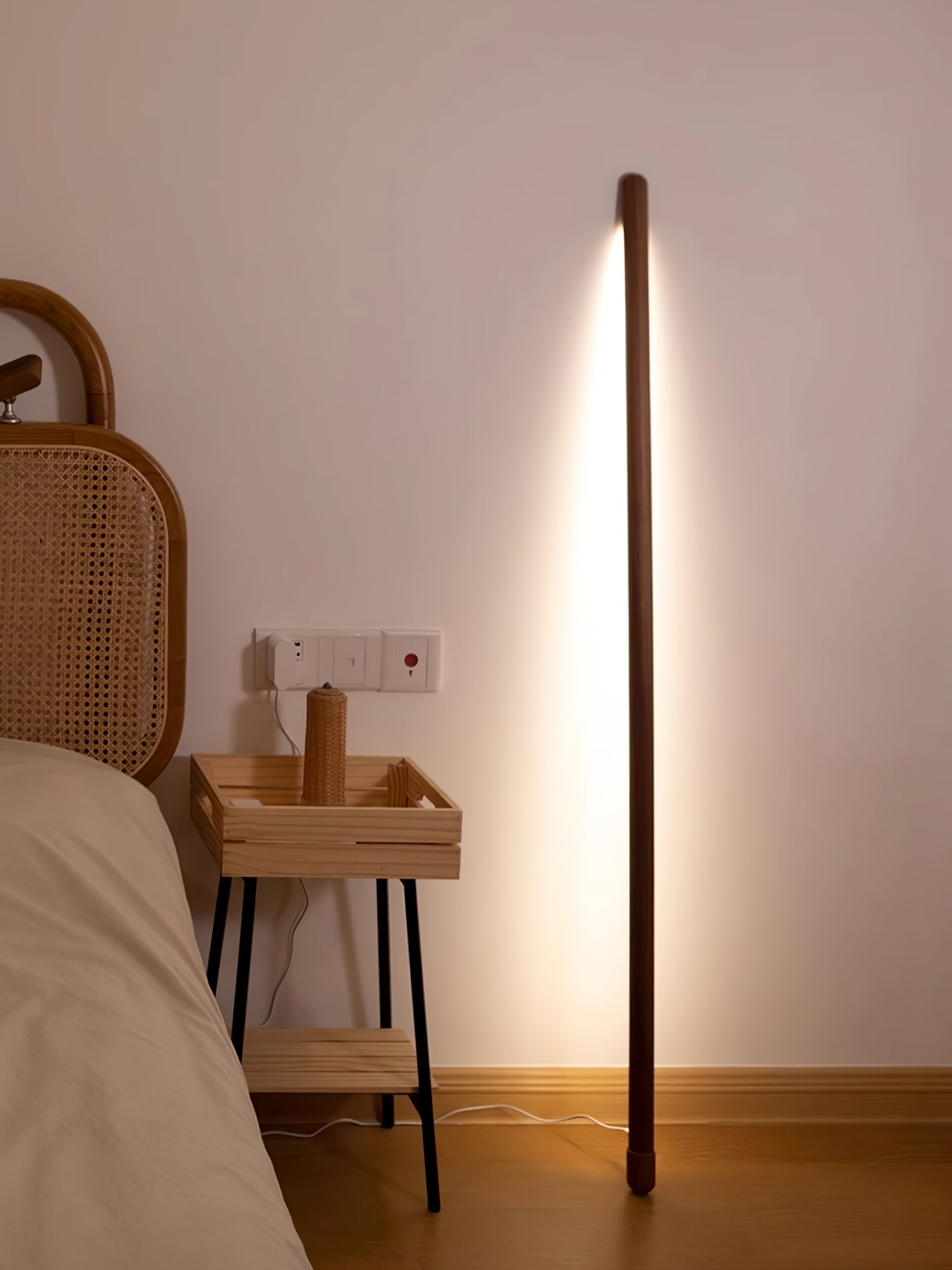Echo Linear Modern Wood Floor Lamp