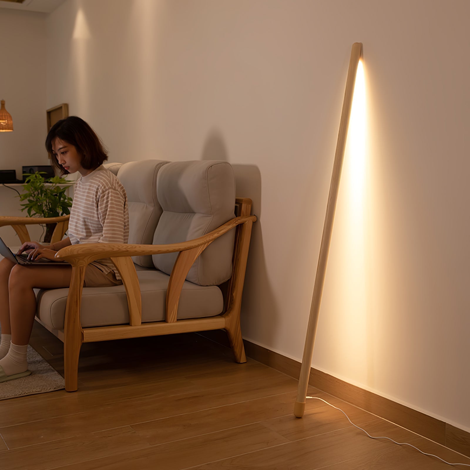 Echo Linear Modern Wood Floor Lamp