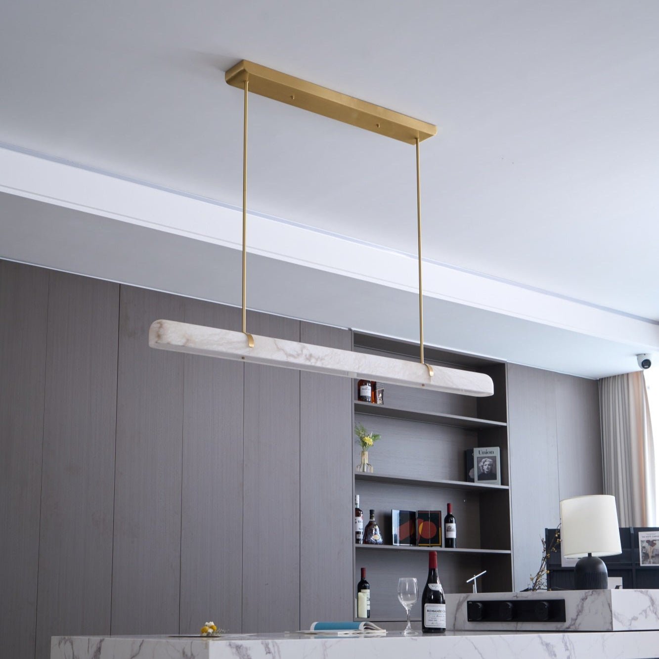 Ilraea Linear Alabaster Pendant