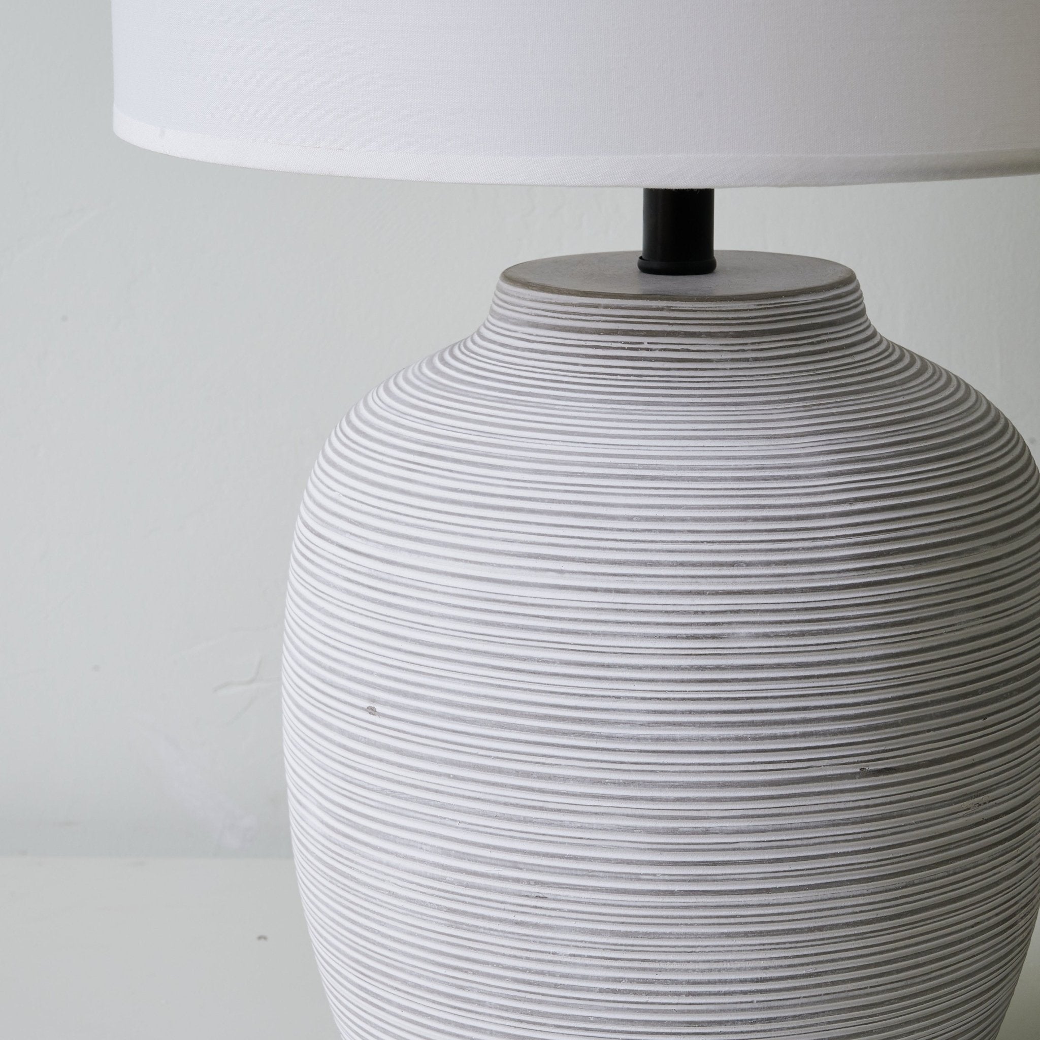 Edward Minimalist Ceramics Table Lamp
