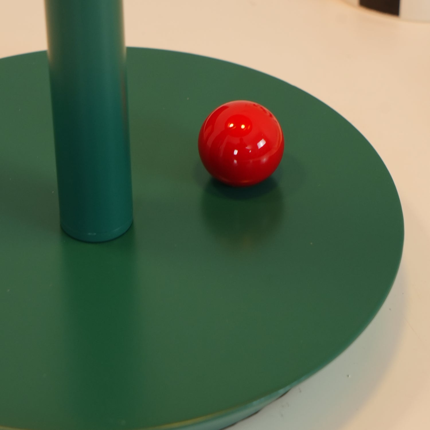 Liorinina Modern Table Lamp
