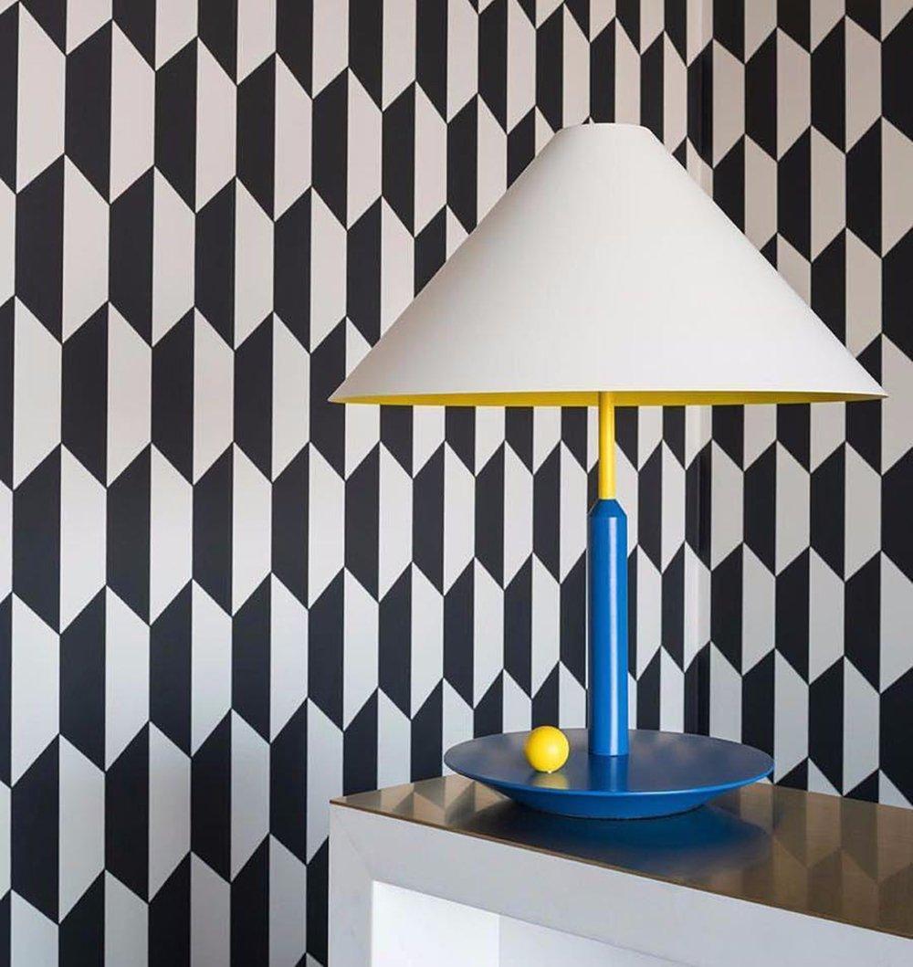 Liorinina Modern Table Lamp