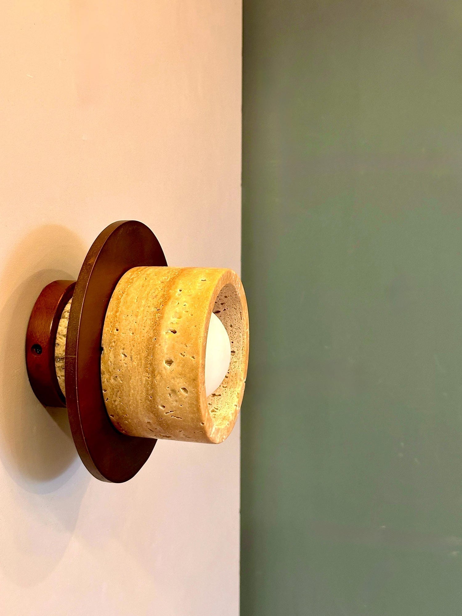 Thalassa Wall Lamp