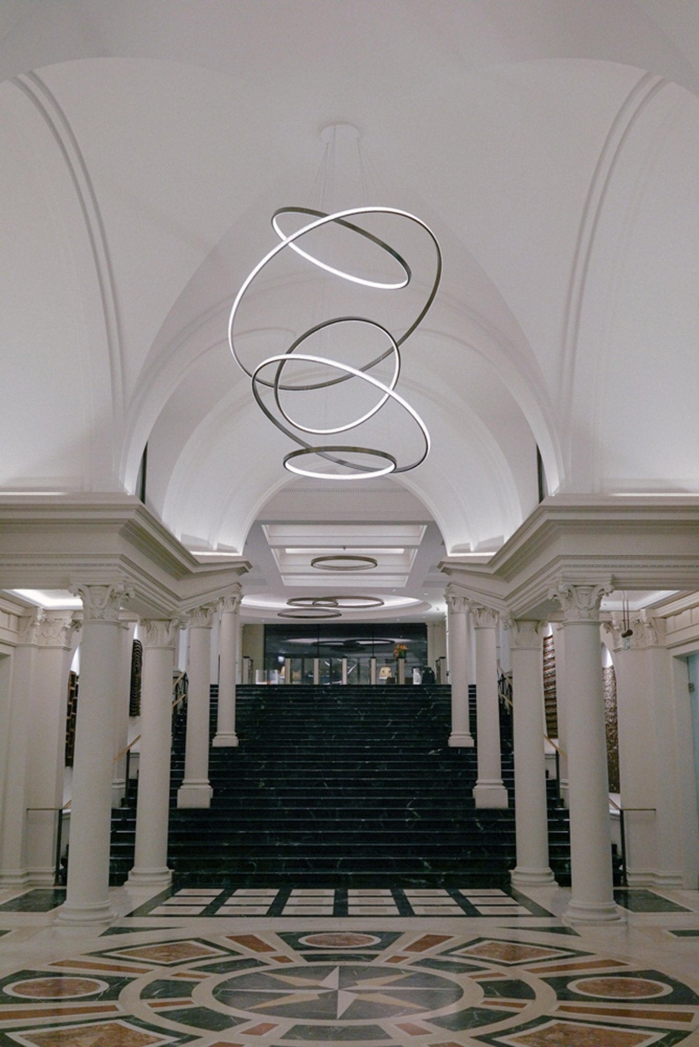Serenitas Orbit Chandelier