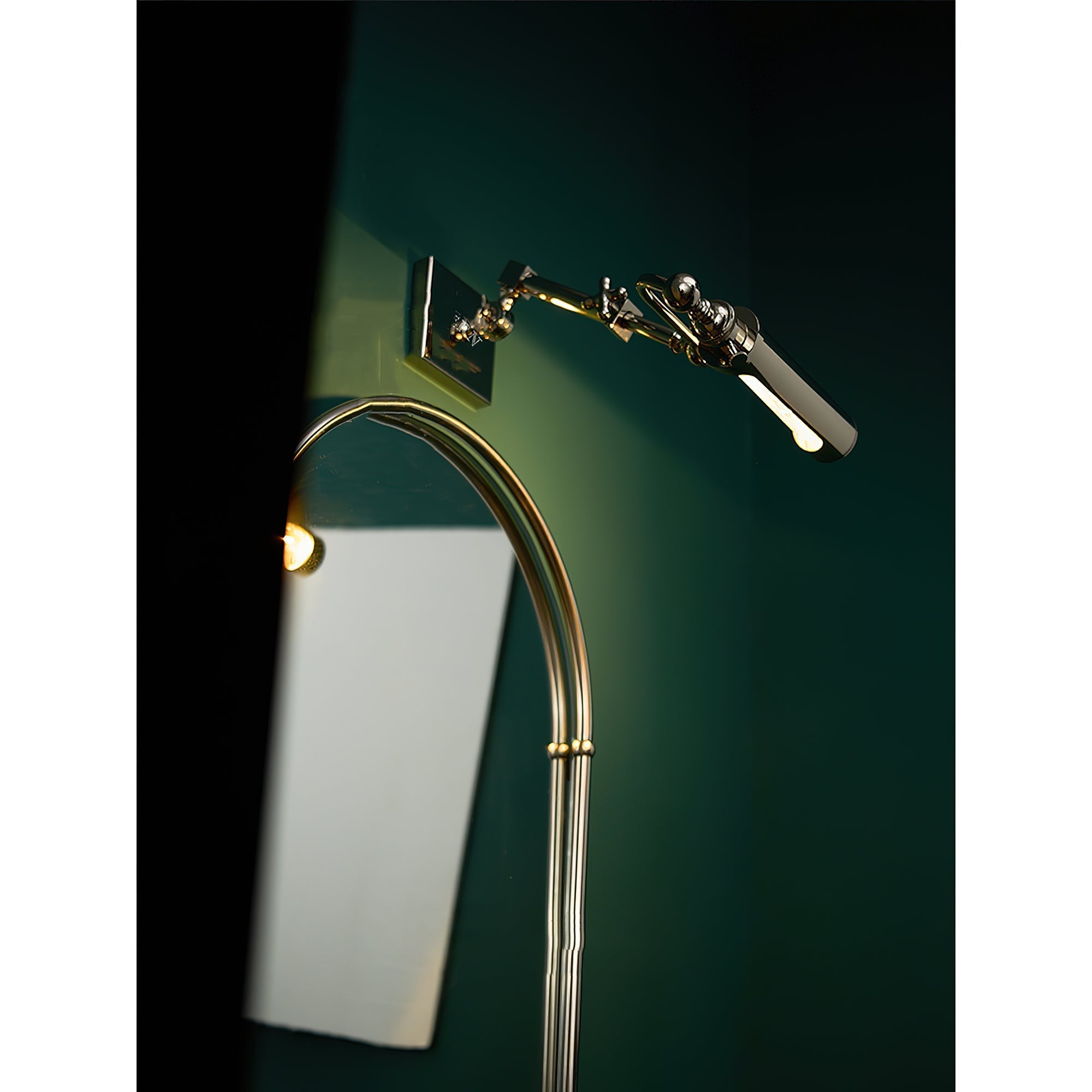 Asteron Wall Lamp