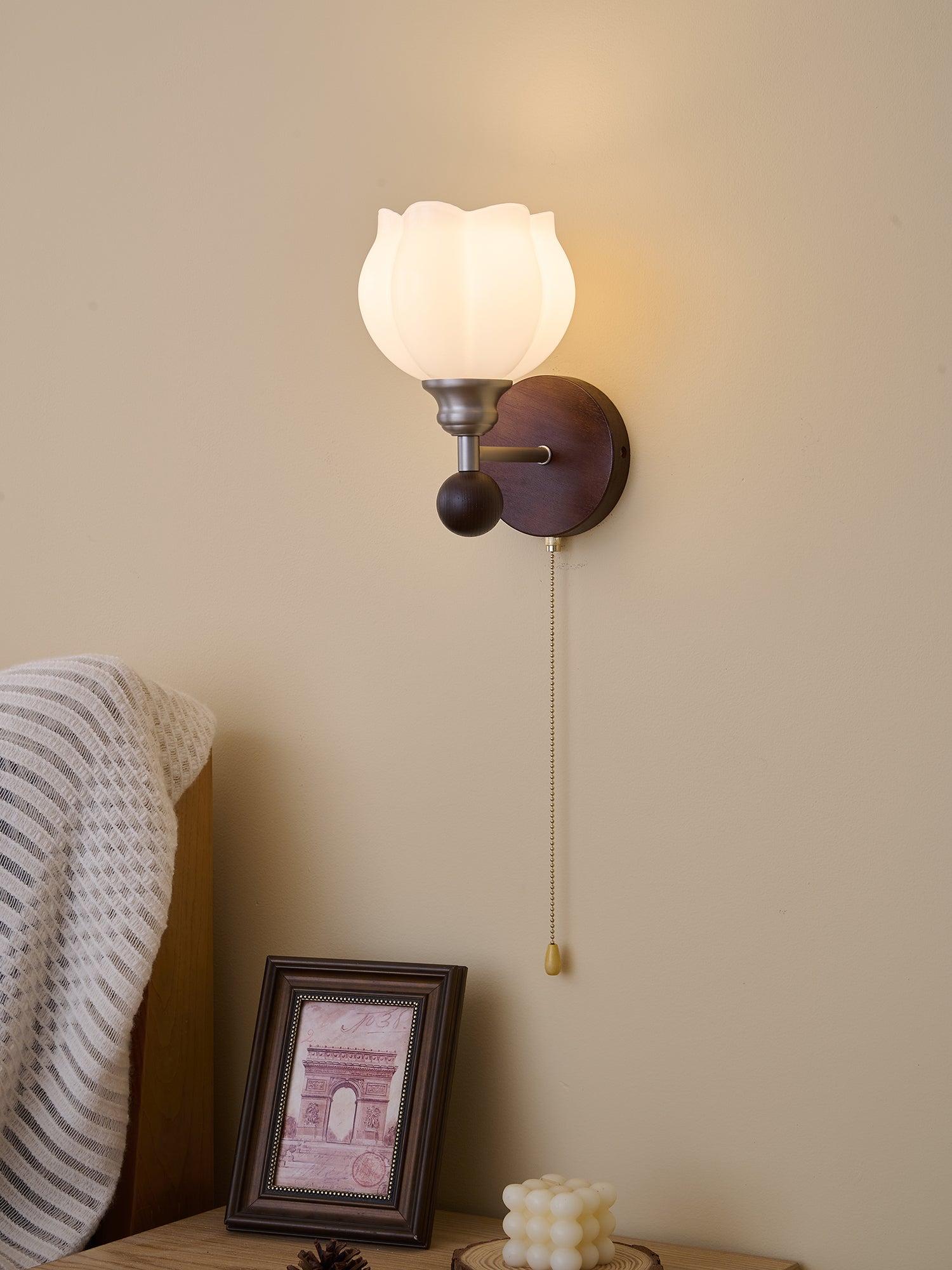 Lucille Elegance Classic Art Glass Wood Wall Lamp