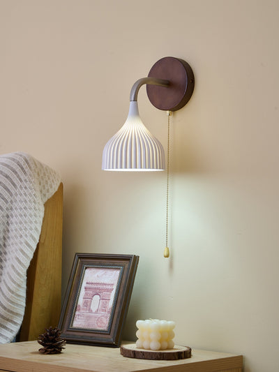 Cimararae Elegance Classic Wood Wall Lamp