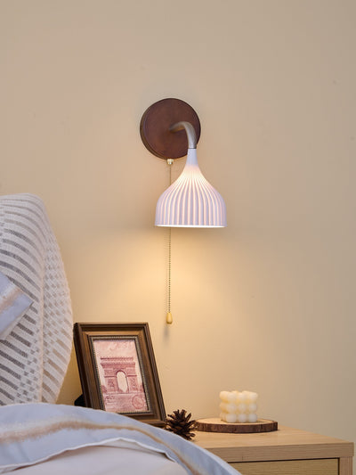 Cimararae Elegance Classic Wood Wall Lamp