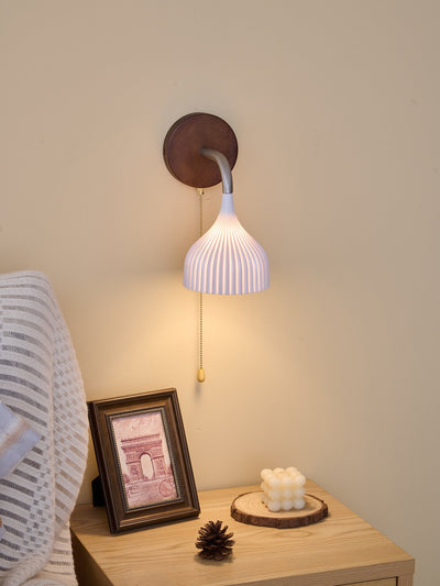Cimararae Elegance Classic Wood Wall Lamp