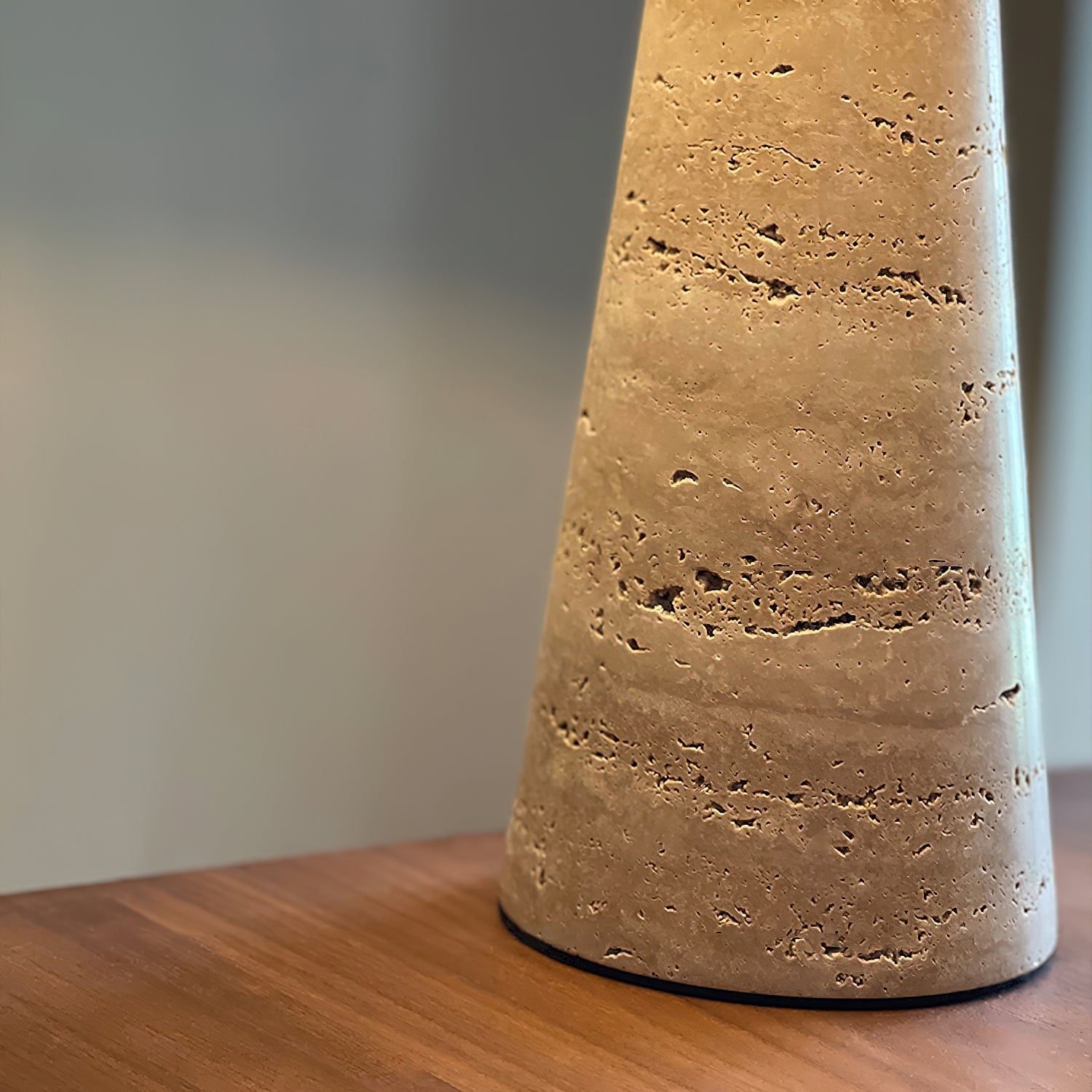 Corea Table Lamp