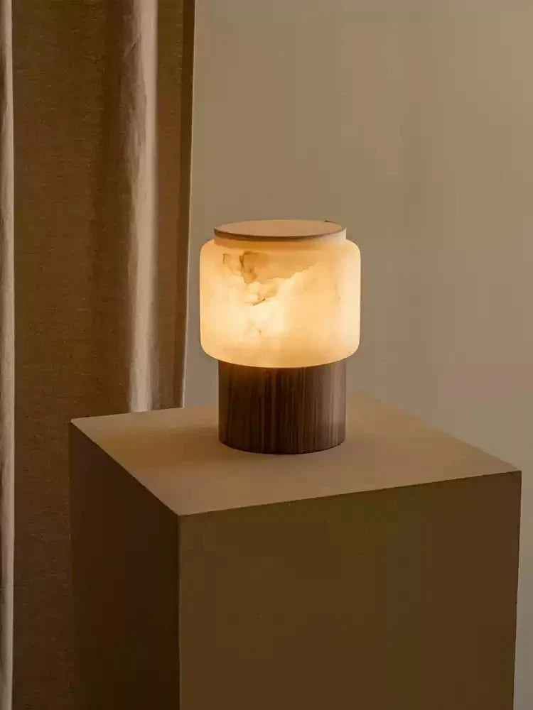 Nivalielle Core Alabaster Table Lamp