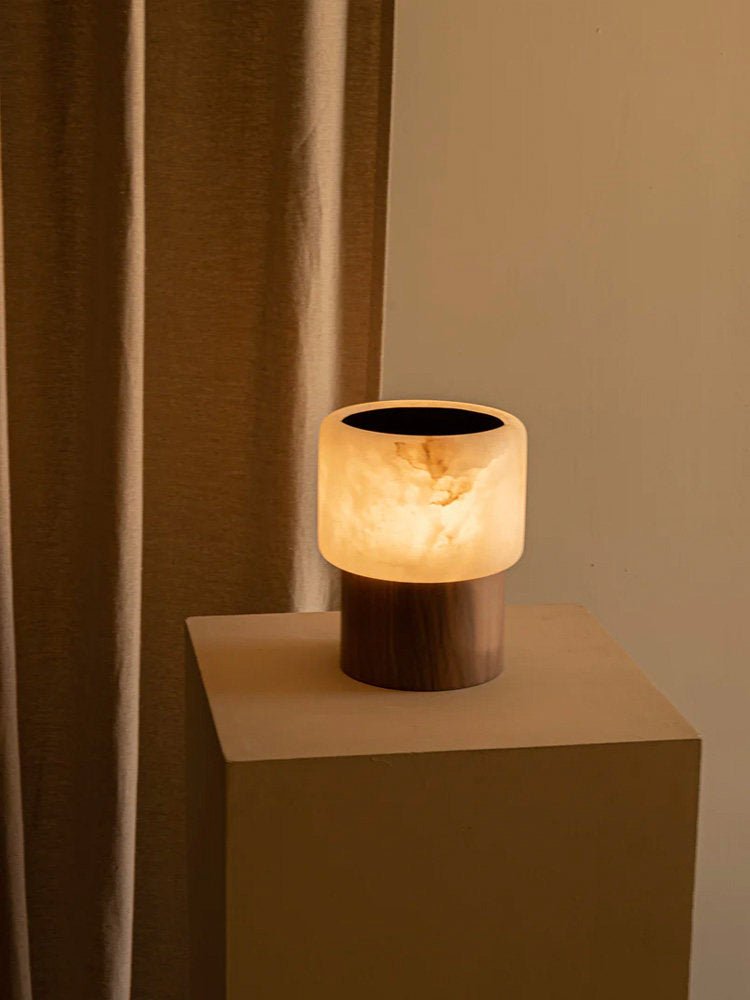 Nivalielle Core Alabaster Table Lamp