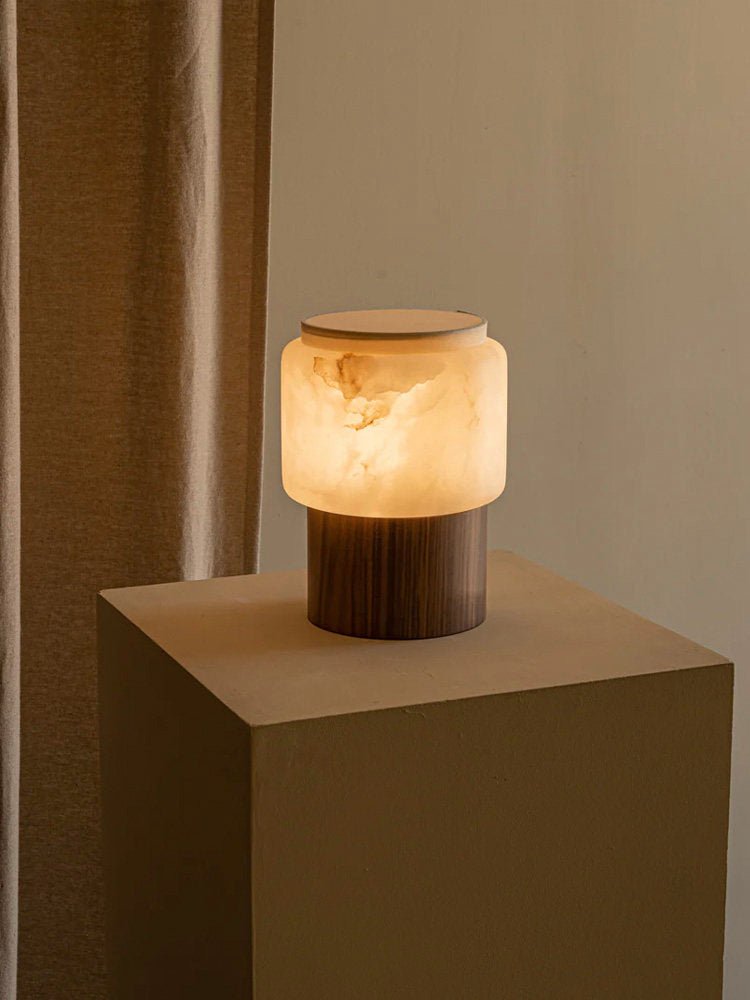 Nivalielle Core Alabaster Table Lamp