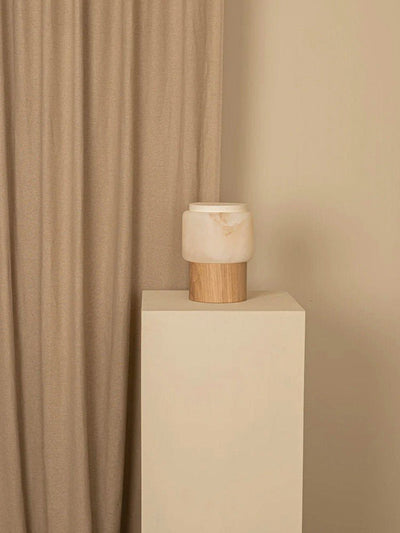 Nivalielle Core Alabaster Table Lamp