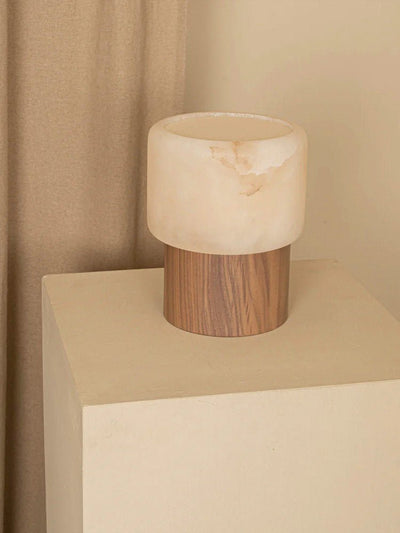 Nivalielle Core Alabaster Table Lamp